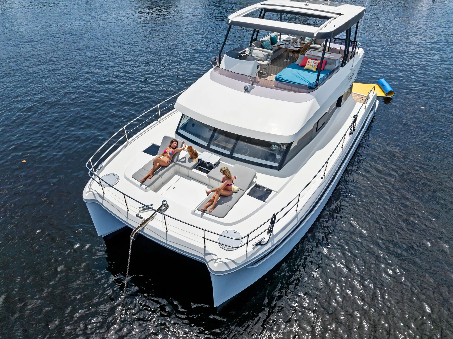 **SUMMER RATES* Luxury Power Catamaran FUEL, CAPTAIN AND STEW INCLUDED