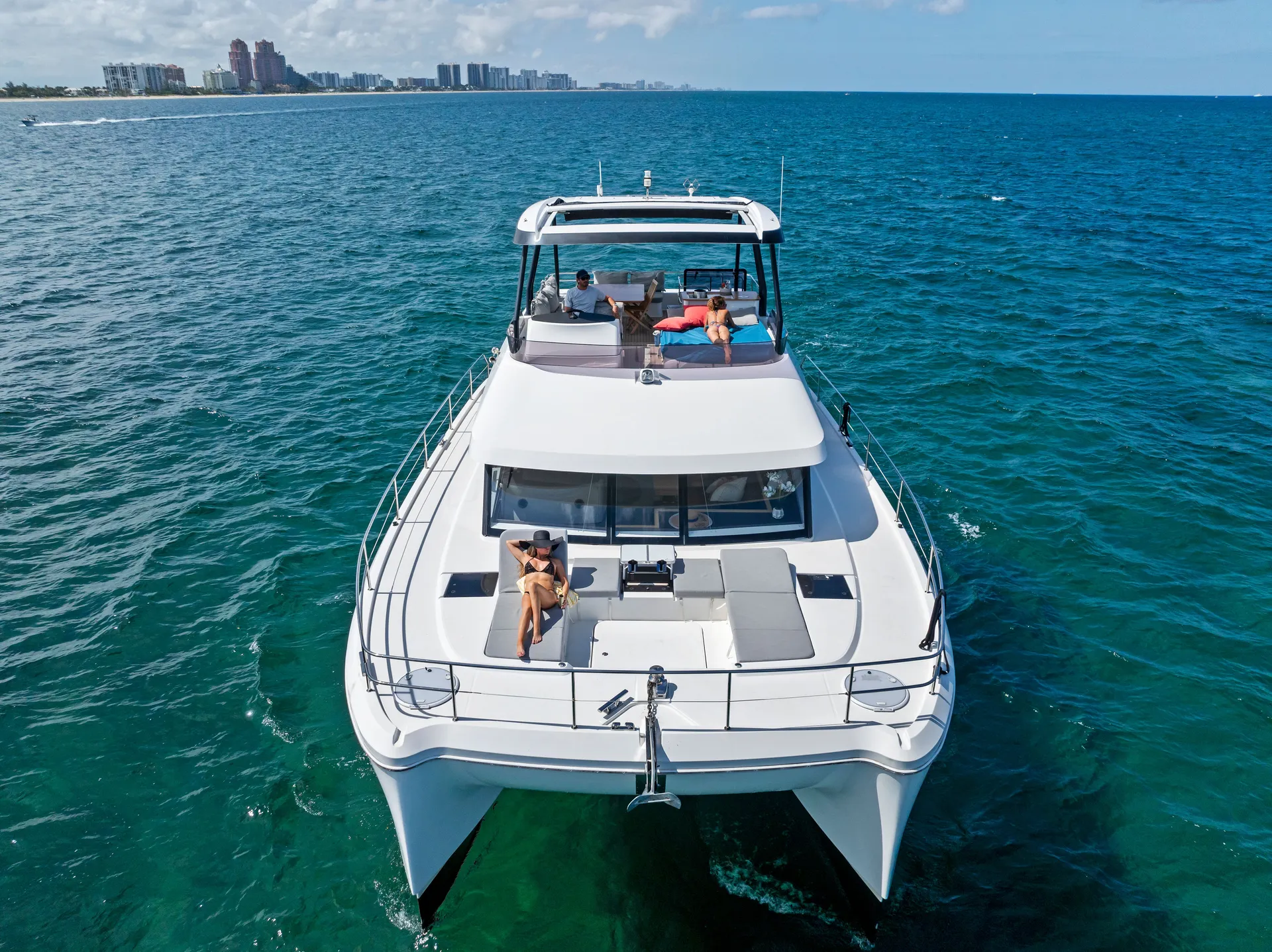 **SUMMER RATES* Luxury Power Catamaran FUEL, CAPTAIN AND STEW INCLUDED
