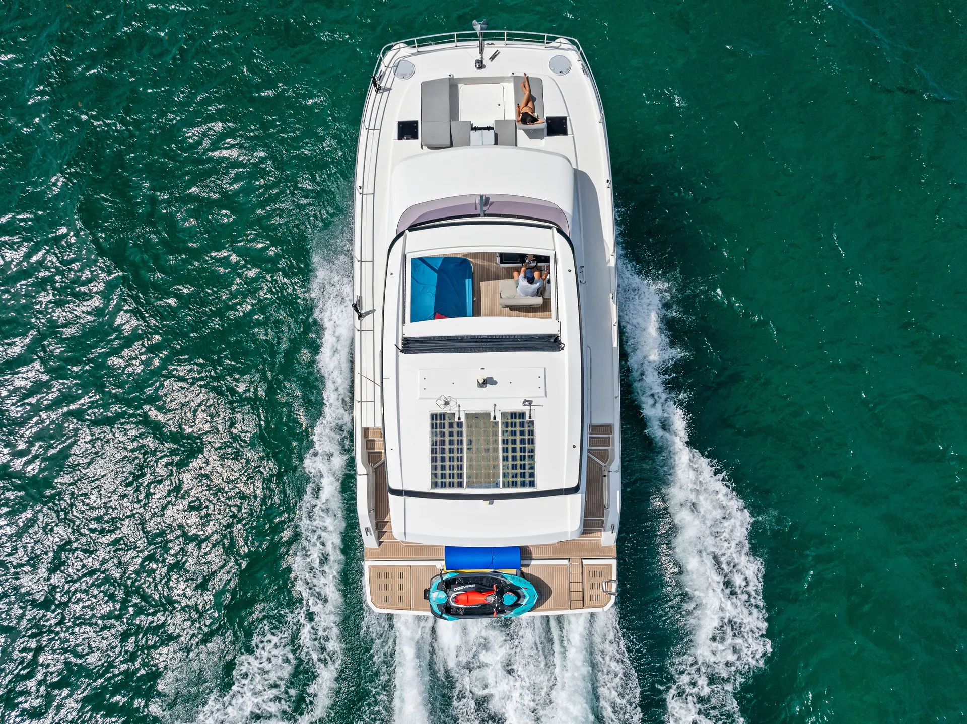 **SUMMER RATES* Luxury Power Catamaran FUEL, CAPTAIN AND STEW INCLUDED