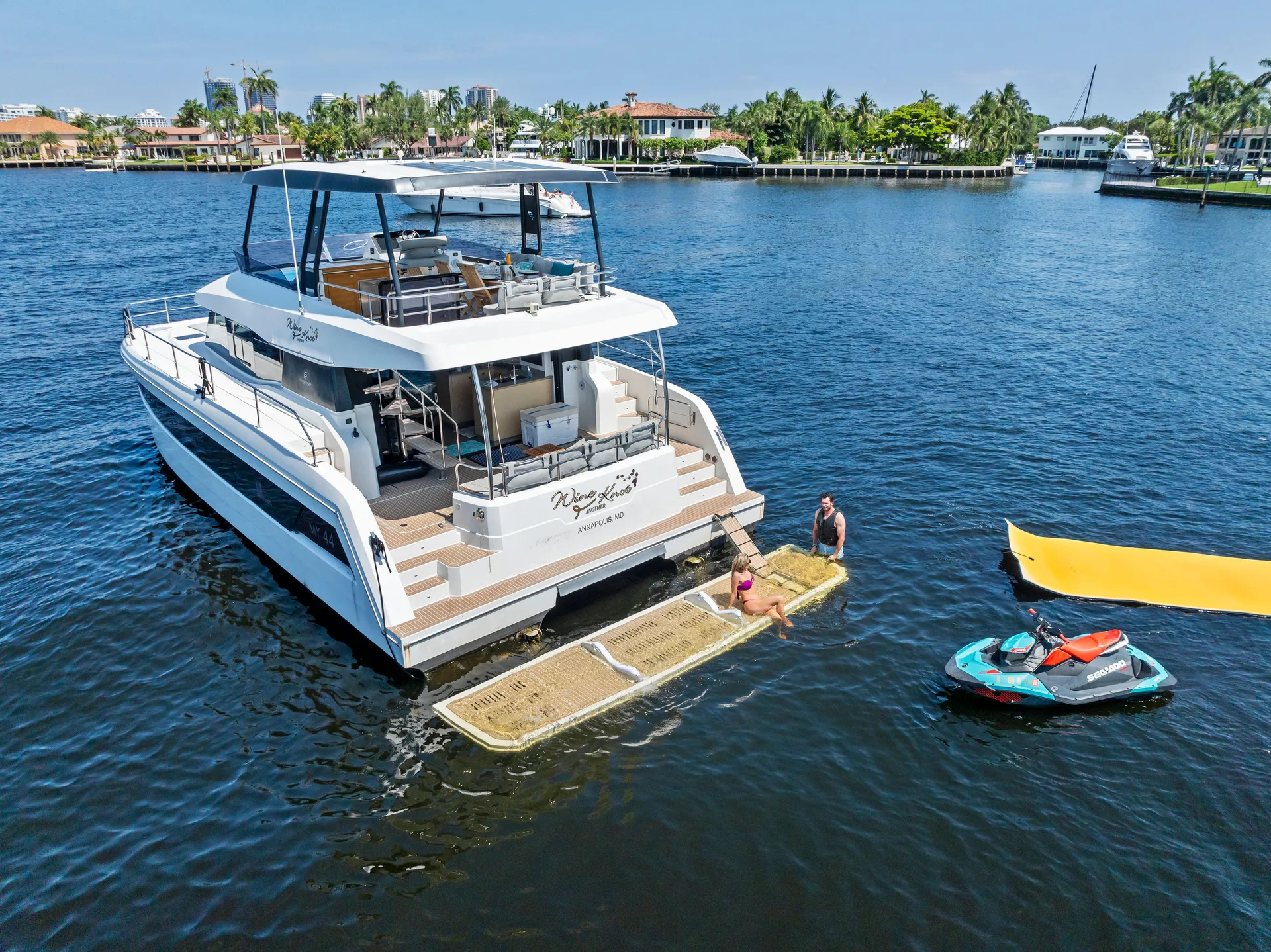 **SUMMER RATES* Luxury Power Catamaran FUEL, CAPTAIN AND STEW INCLUDED