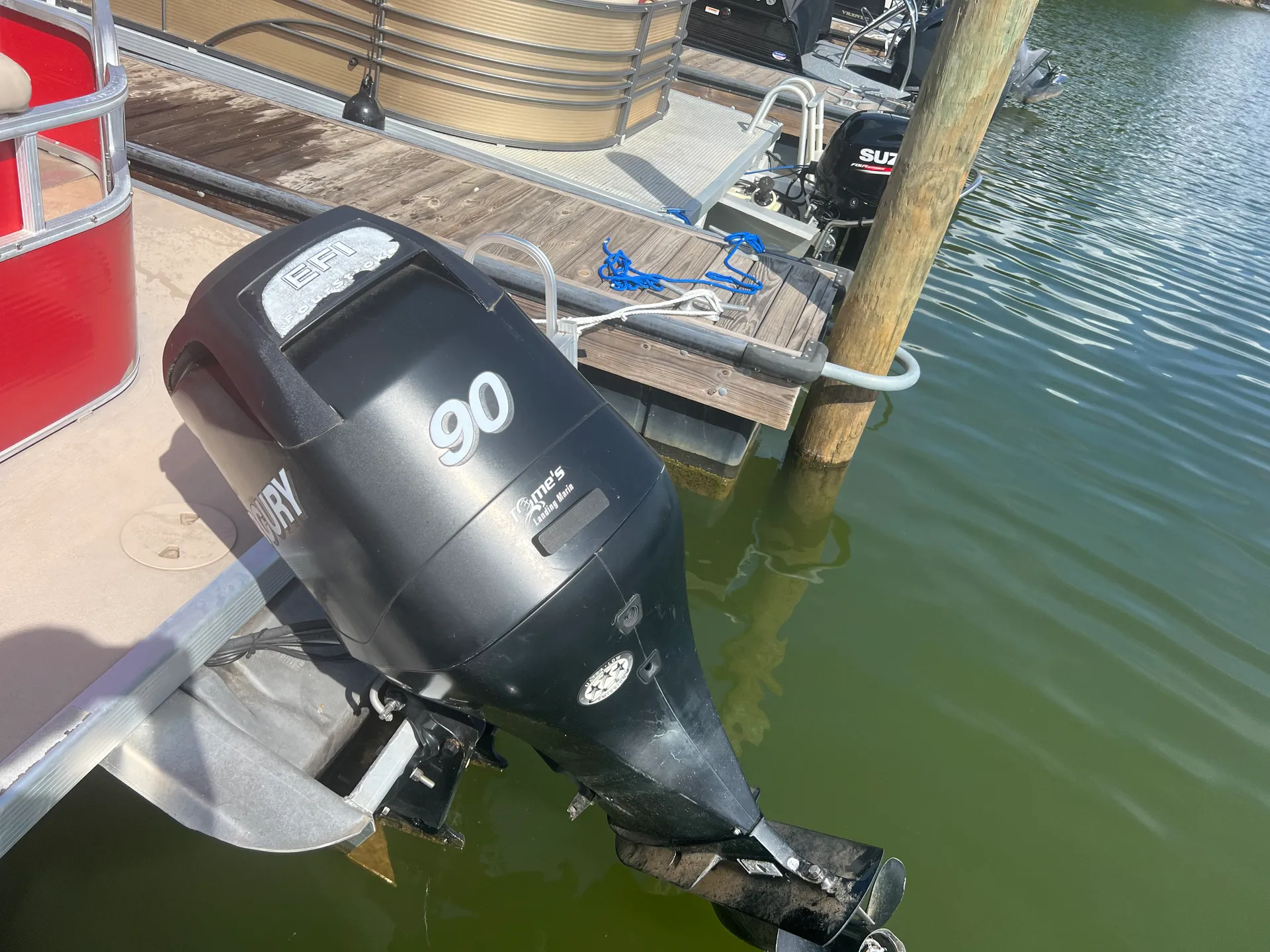 22 foot Bennington Pontoon - Family Friendly Fun