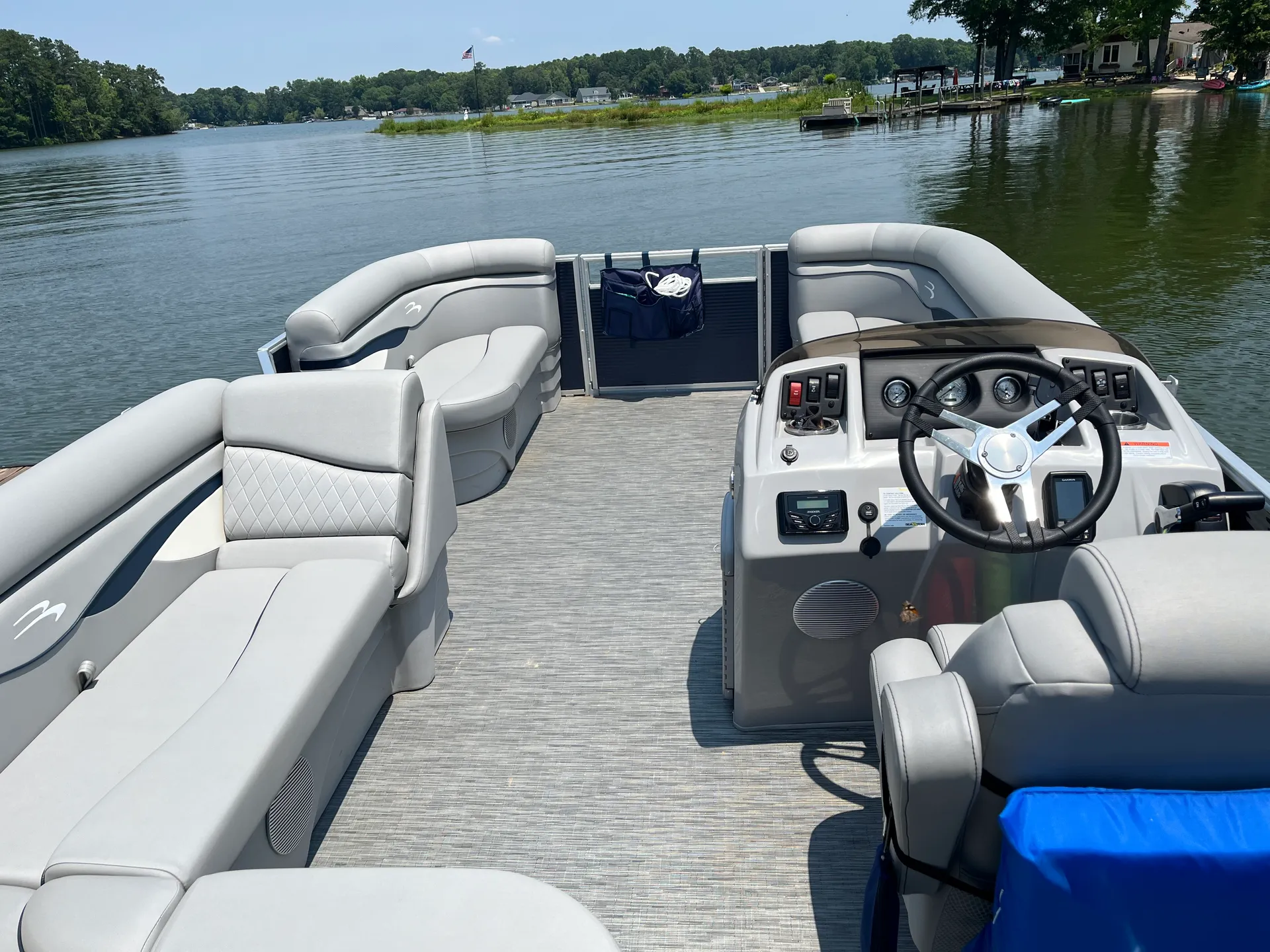 BENNINGTON MARINE 20 SL in Batesburg, SC — photo 2