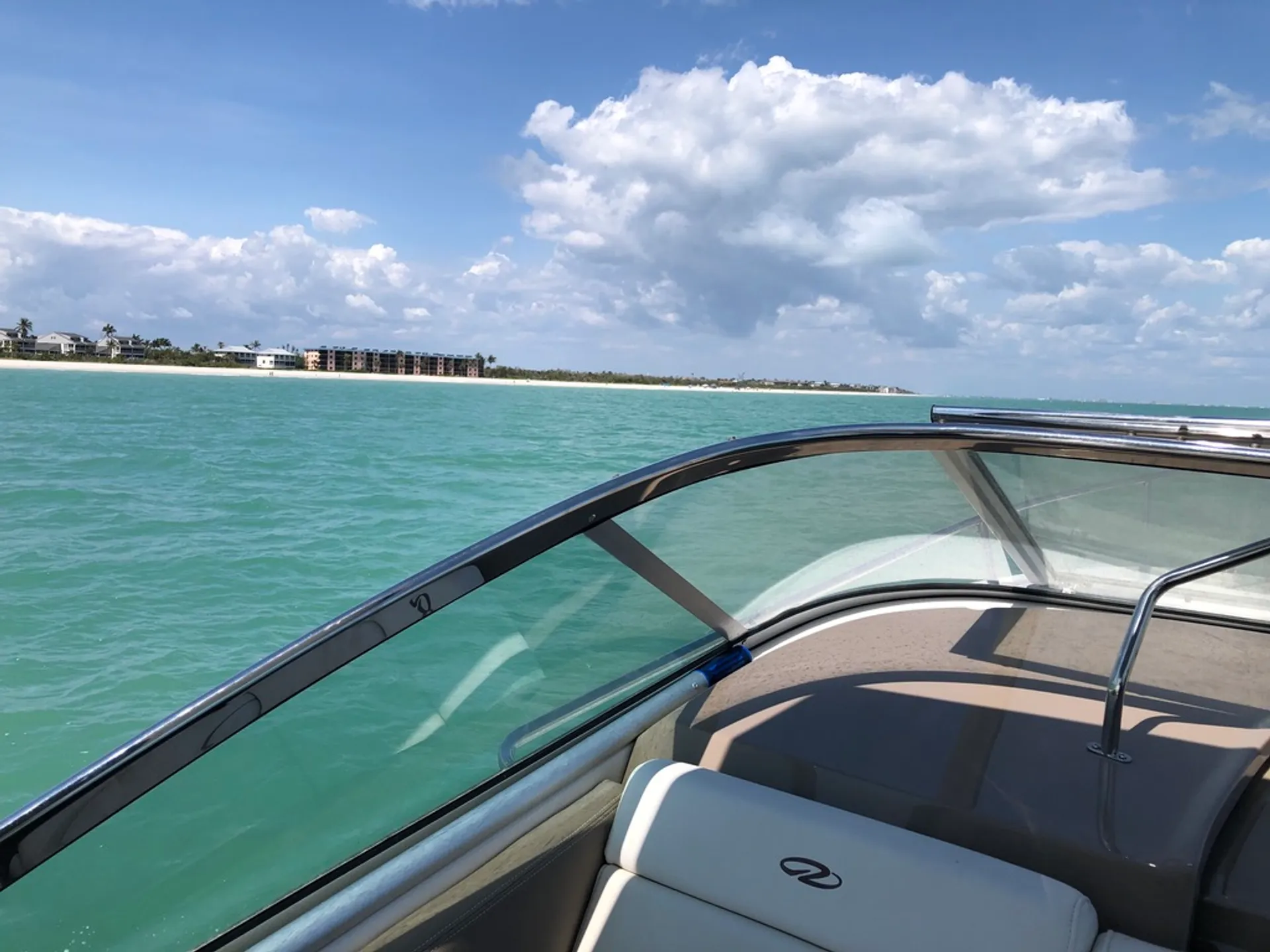 REGAL BOATS 28 EXPRESS CRUISER in Fort Myers Beach, FL — photo 5
