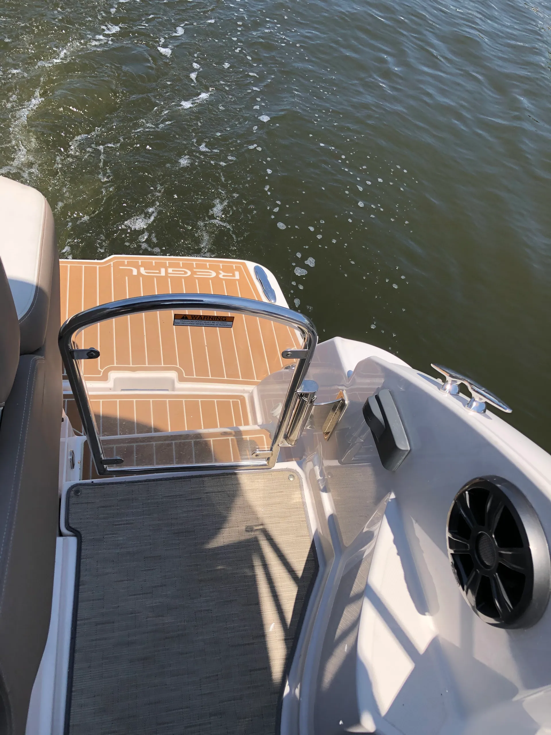 REGAL BOATS 28 EXPRESS CRUISER in Fort Myers Beach, FL — photo 10