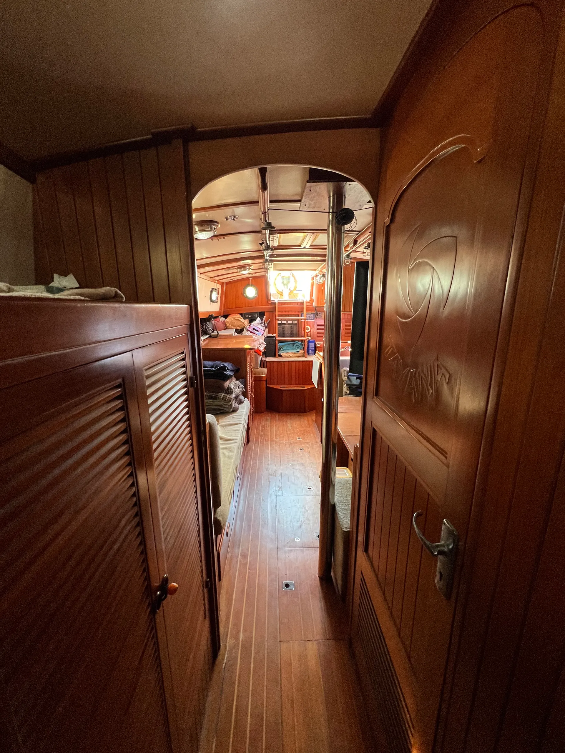  Sail NYC's skyline in style!