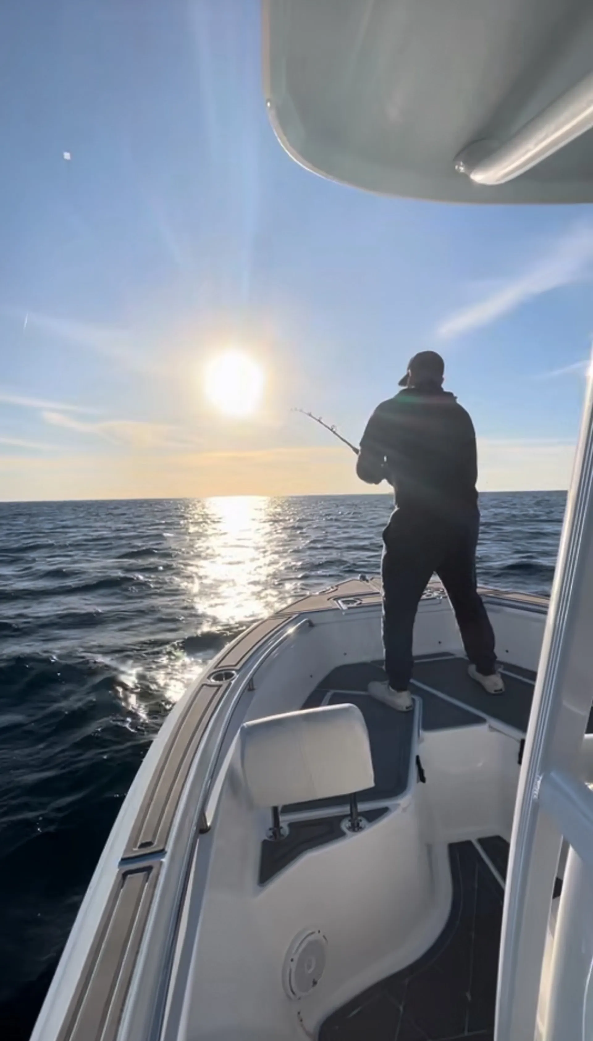 Amazing 2020 Sea Hunt 225,perfect for family fun, fishing or sandbar. 