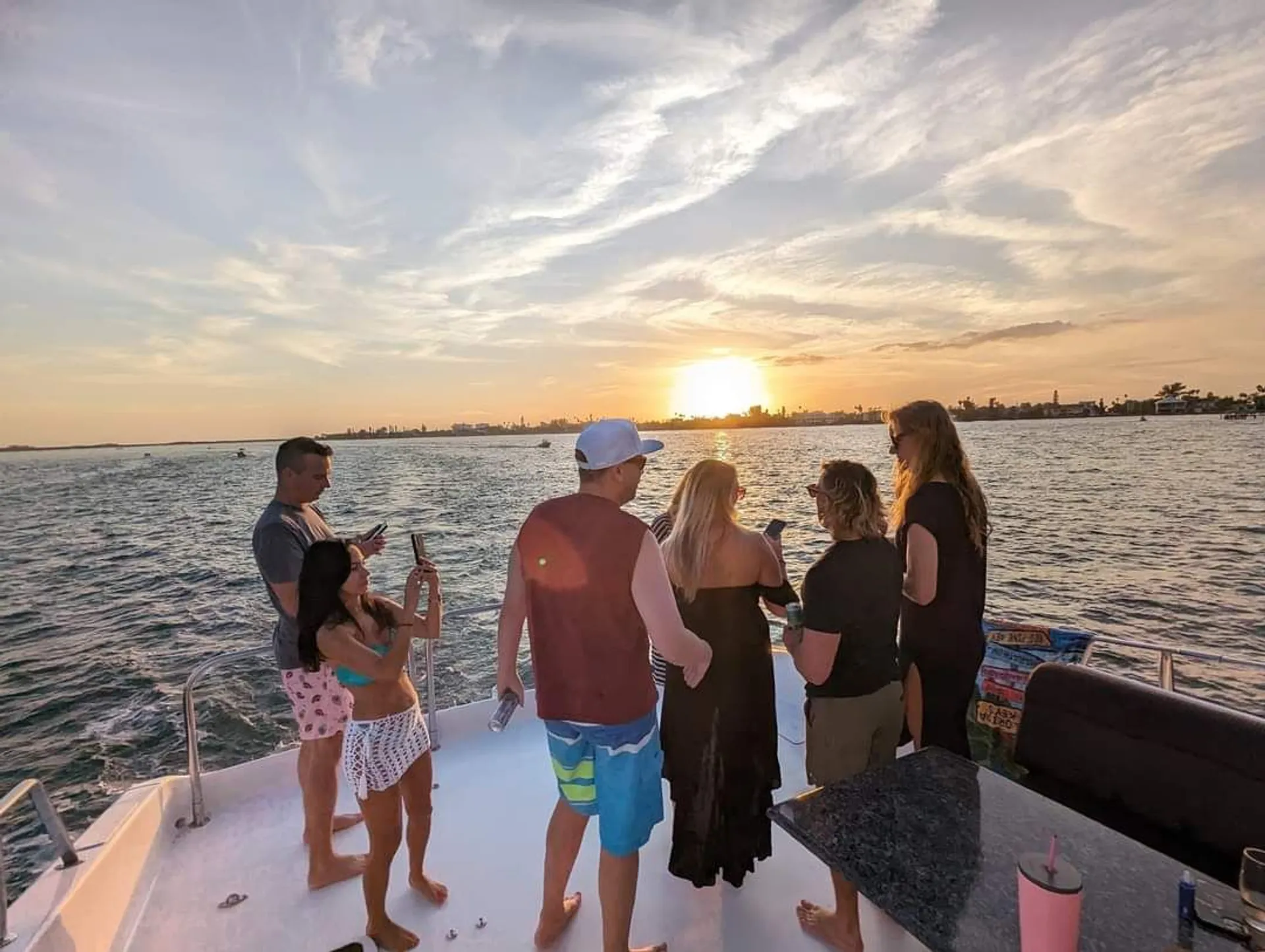 80' Ultra Luxury Mega-Yacht (Lazzara Skylounge) w/ Water Toys - 13 pax