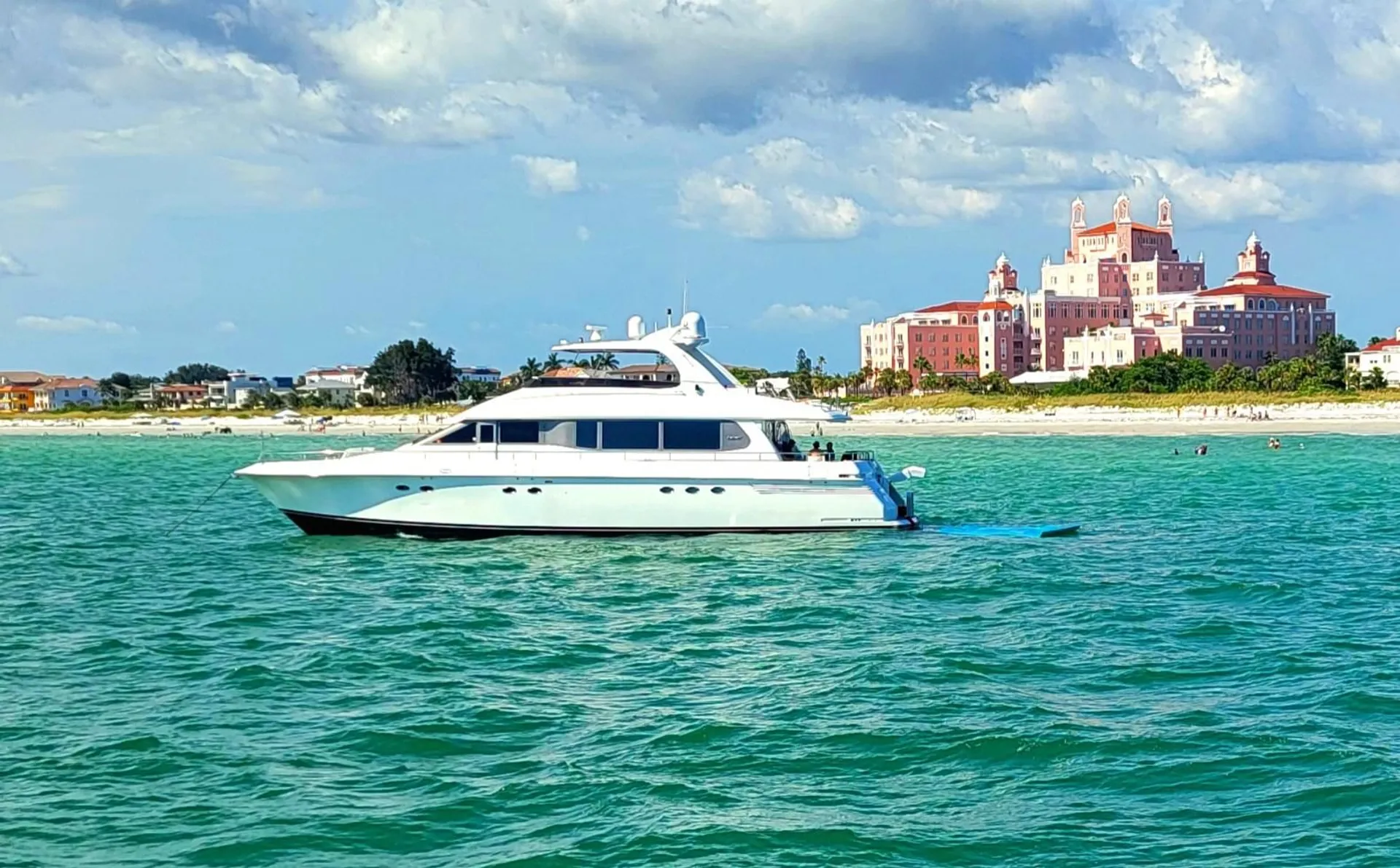 80' Ultra Luxury Mega-Yacht (Lazzara Skylounge) w/ Water Toys - 13 pax