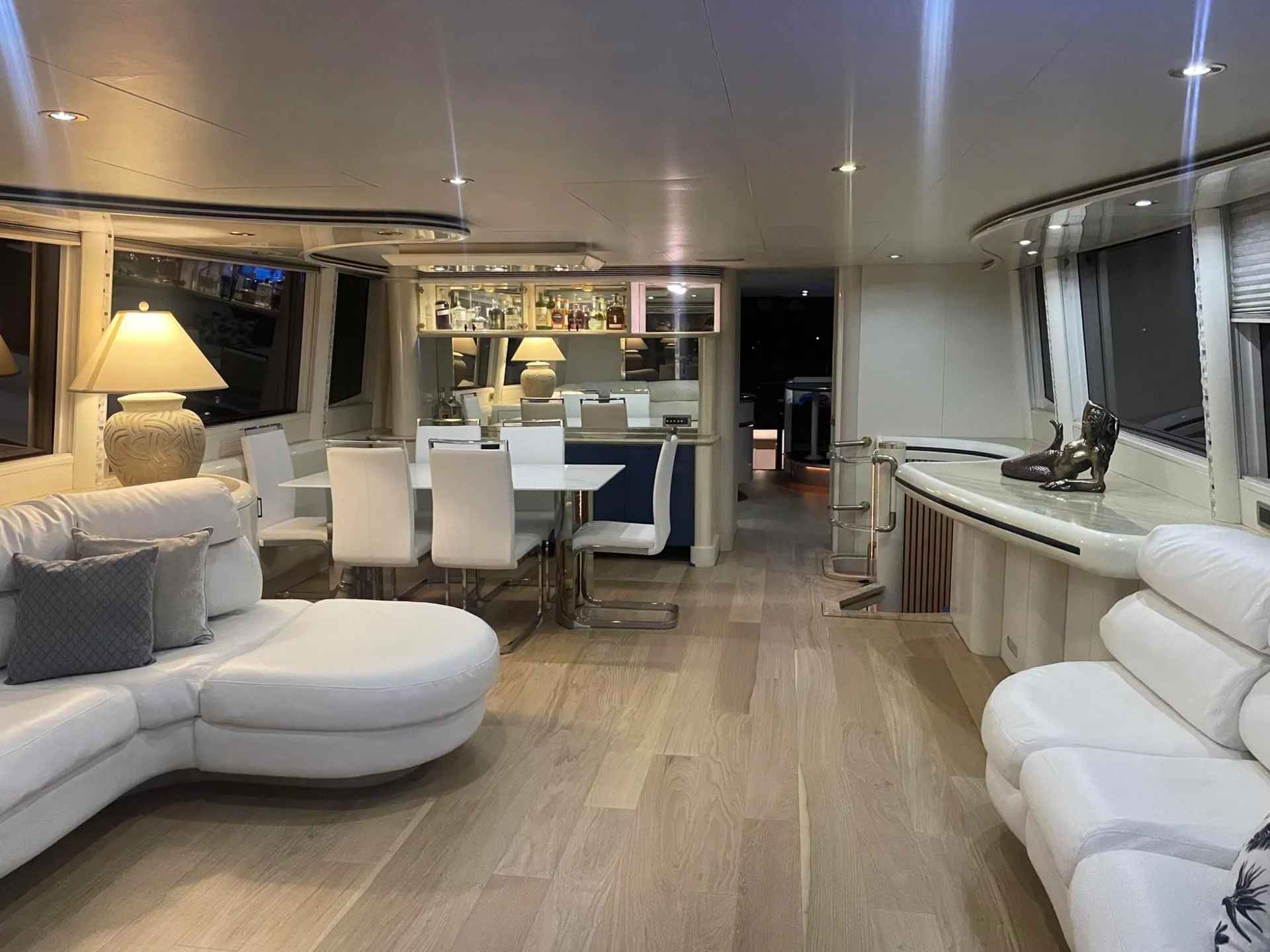 80' Ultra Luxury Mega-Yacht (Lazzara Skylounge) w/ Water Toys - 13 pax