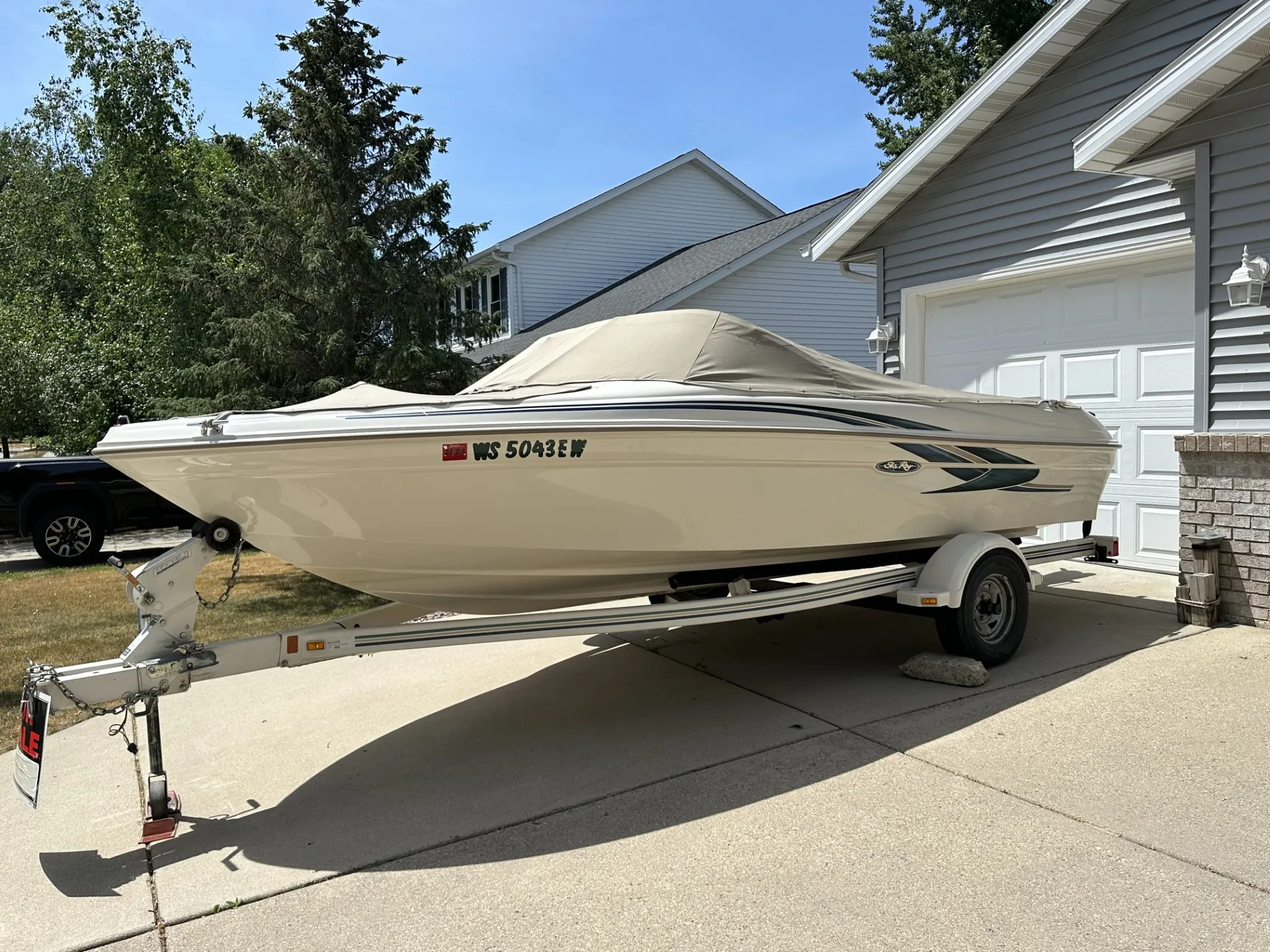 Family friendly ski boat 