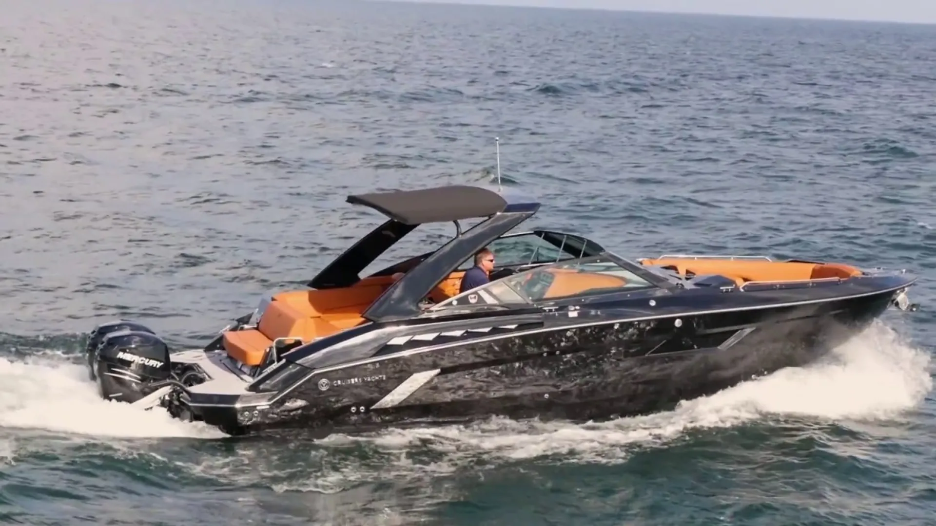 CRUISERS YACHTS 338 SOUTH BEACH EDITION in Tampa, FL — photo 5