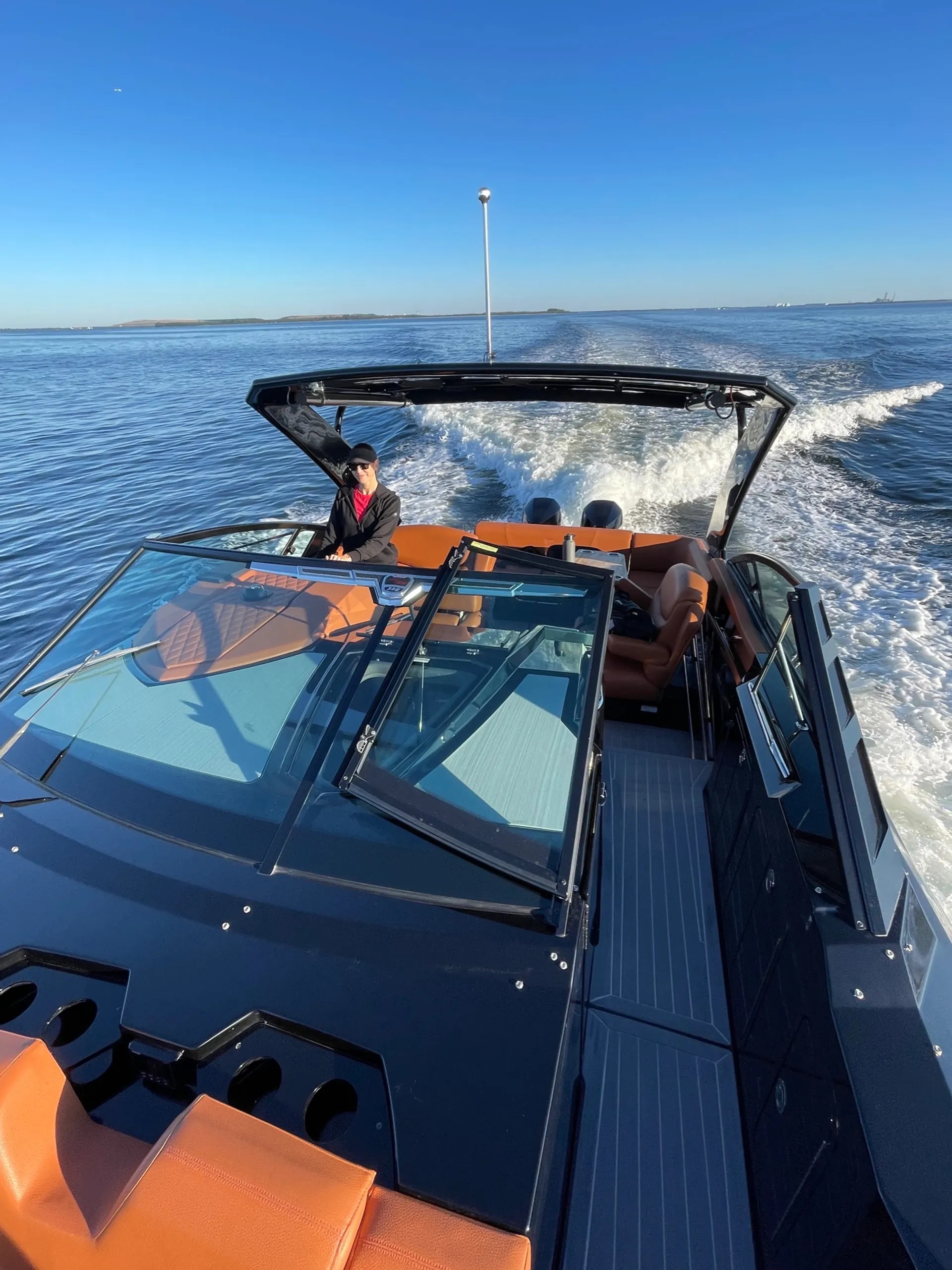 CRUISERS YACHTS 338 SOUTH BEACH EDITION in Tampa, FL — photo 8