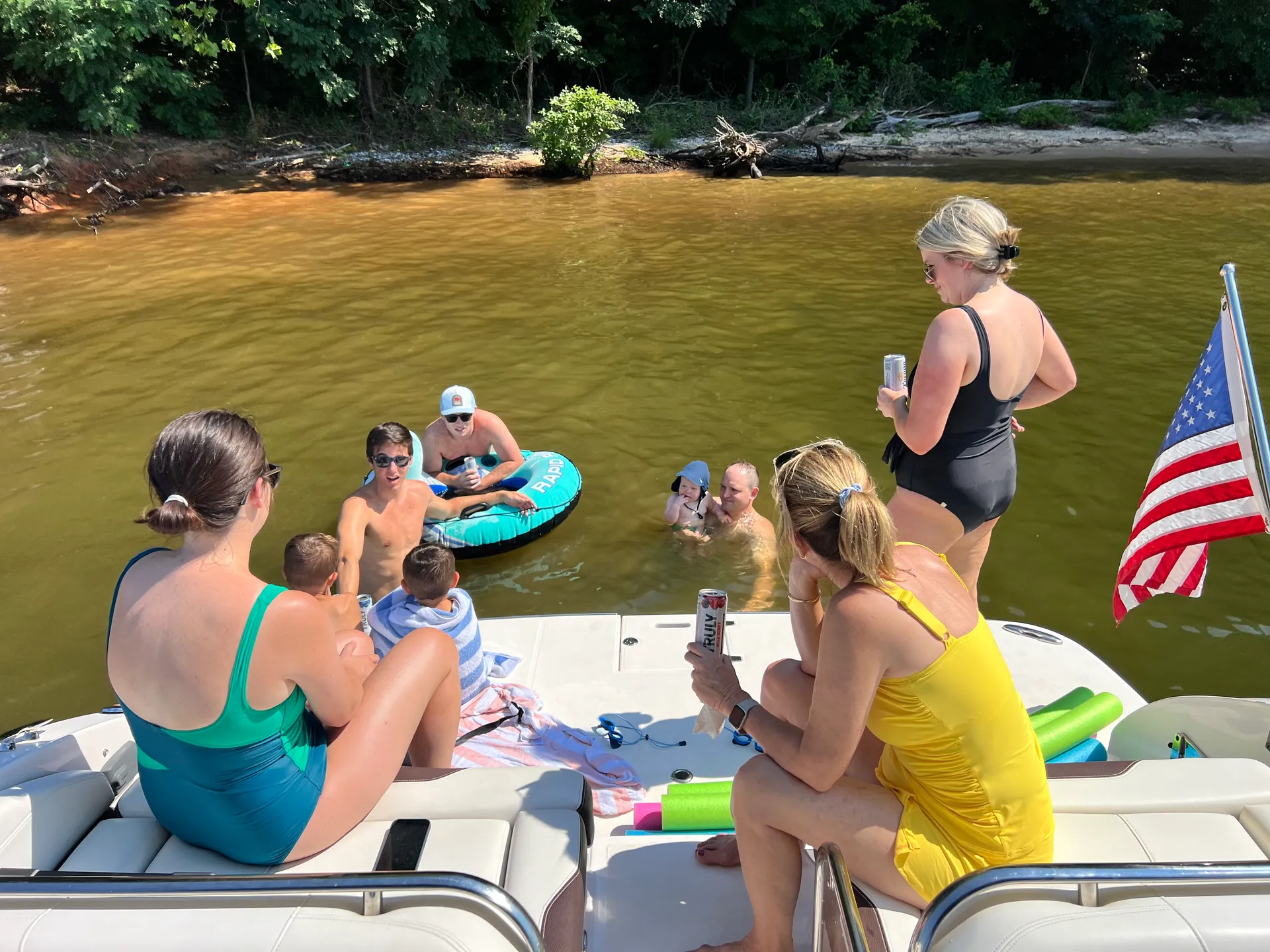 32FT ALL-INCLUSIVE YACHT (CAPTAINED) - LAKE NORMAN