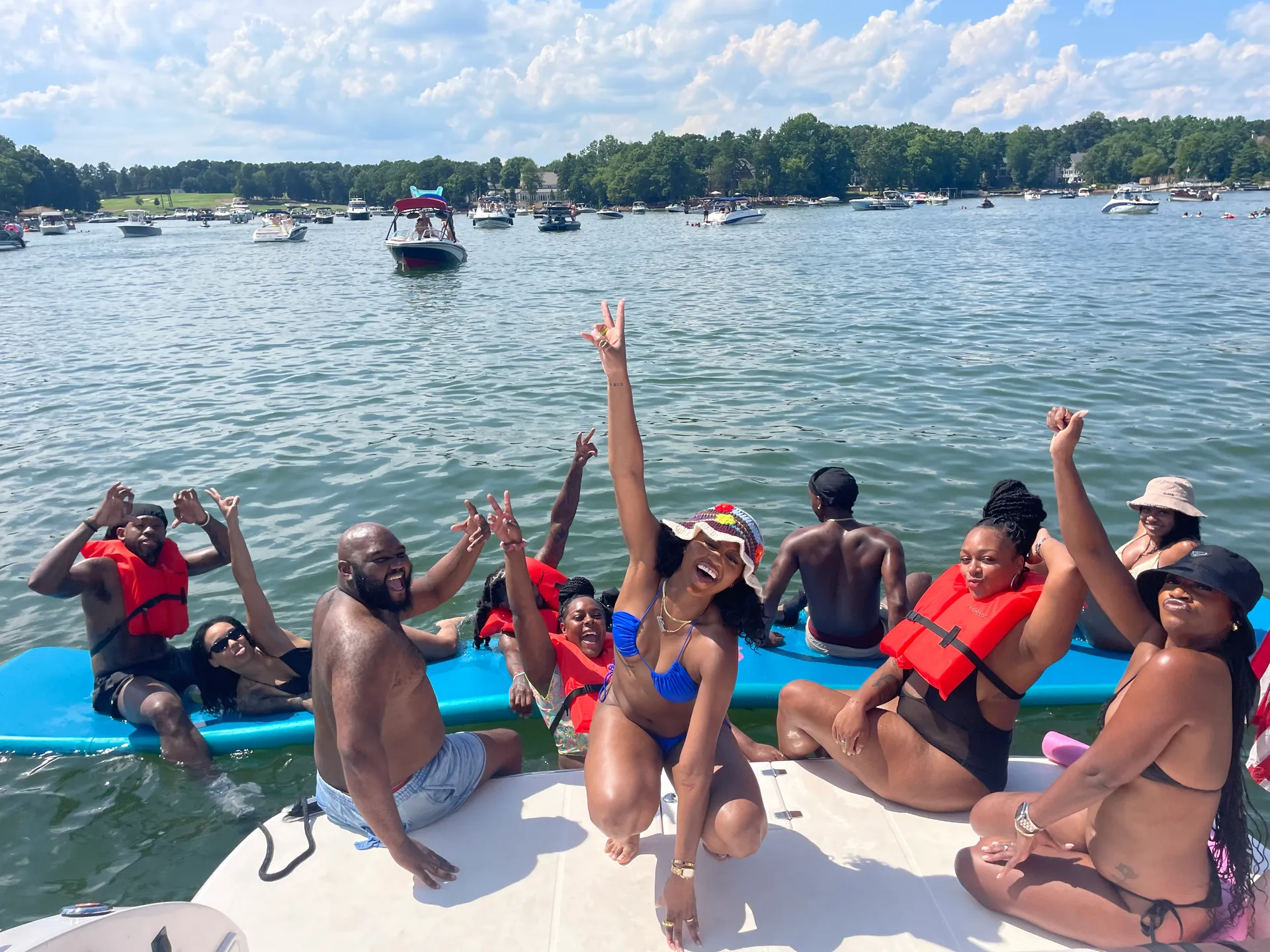 32FT ALL-INCLUSIVE YACHT (CAPTAINED) - LAKE NORMAN