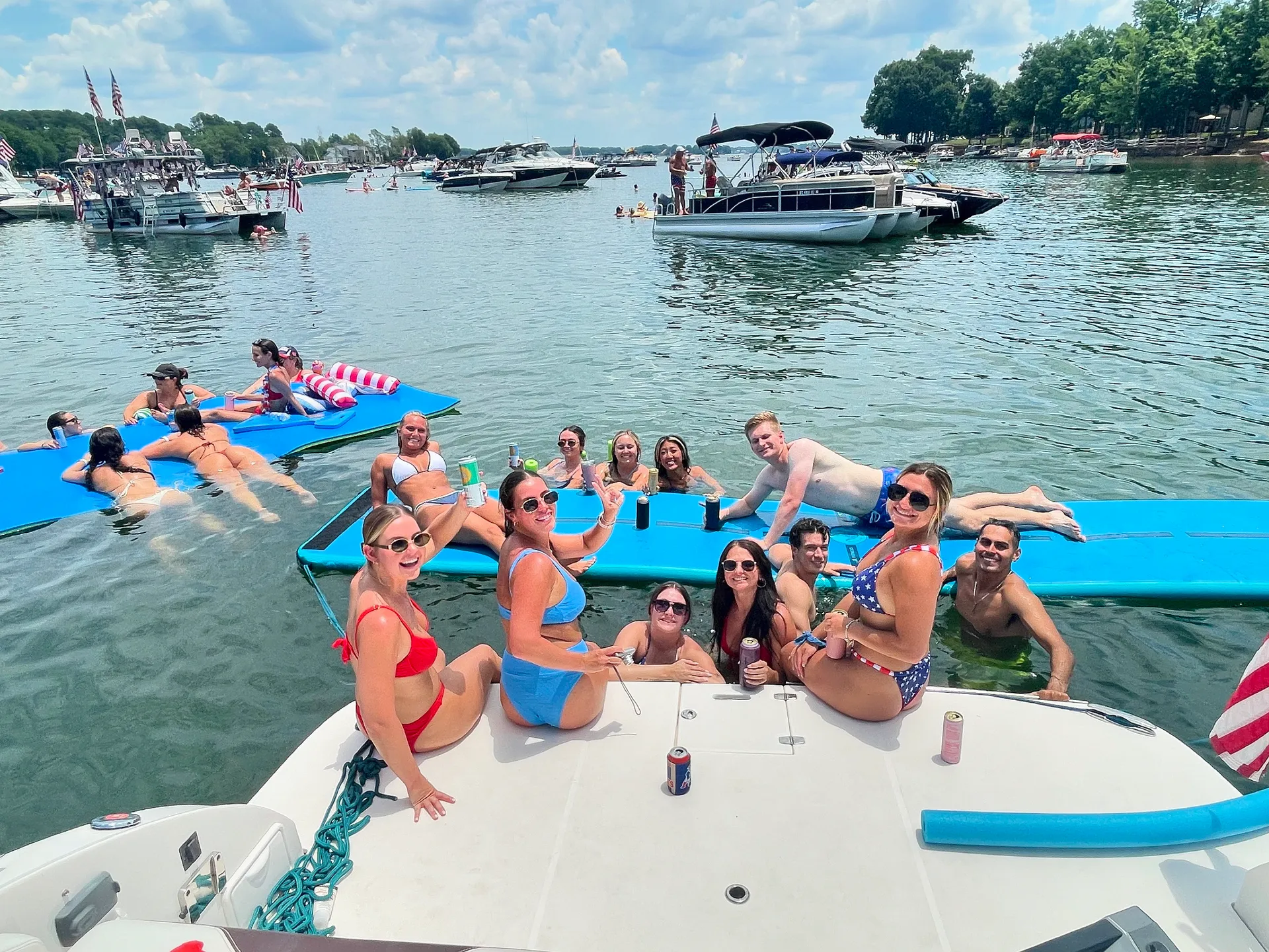 32FT ALL-INCLUSIVE YACHT (CAPTAINED) - LAKE NORMAN