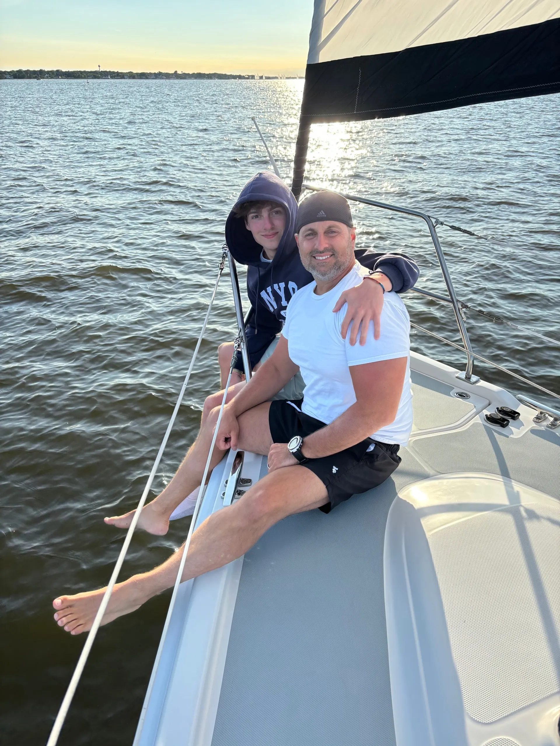 Relax, feel free and sail into a nautical world of “Wonder”, Hunter36'