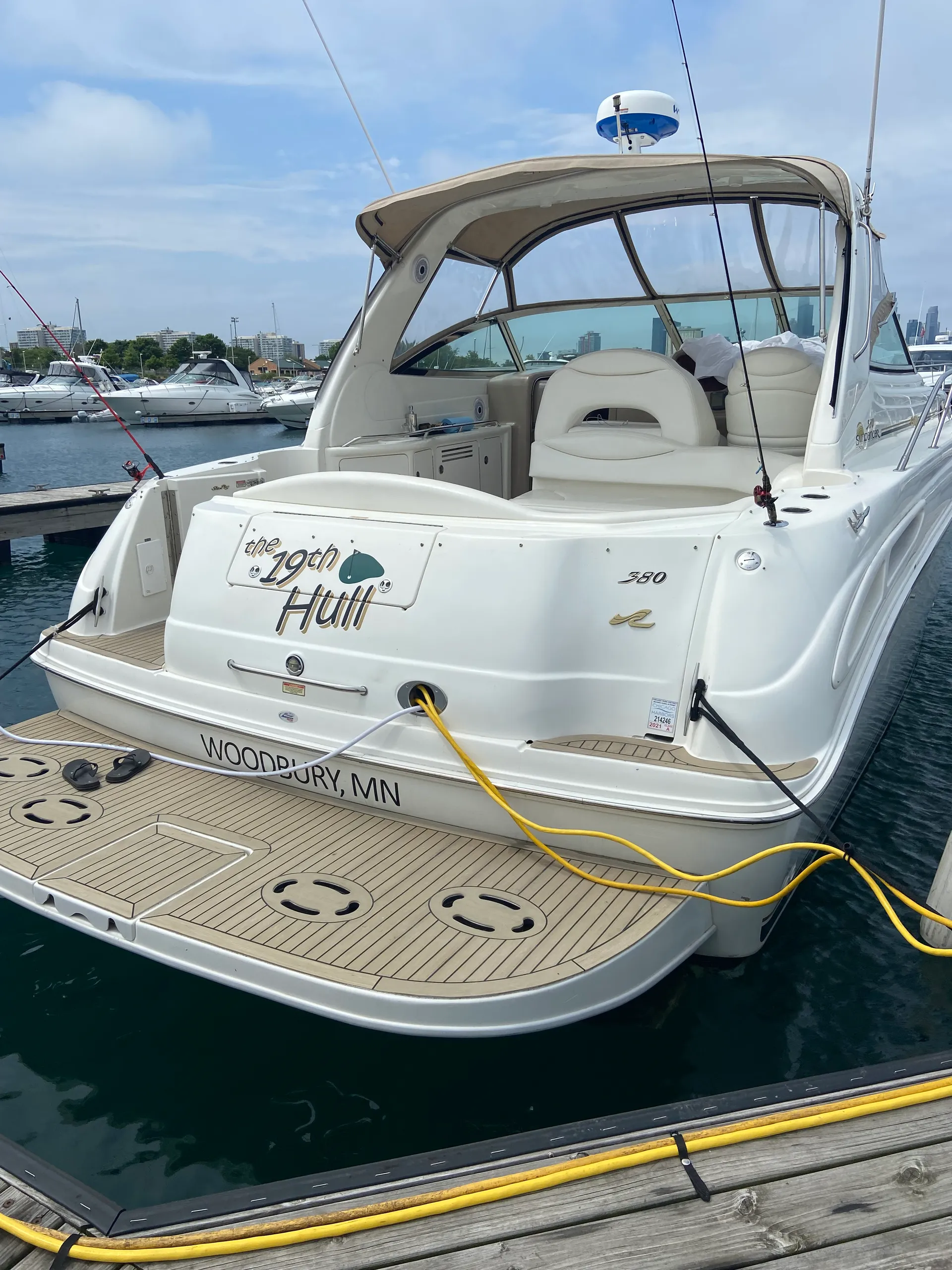 Sea Ray Boats 380 Sundancer in Chicago, IL — photo 4