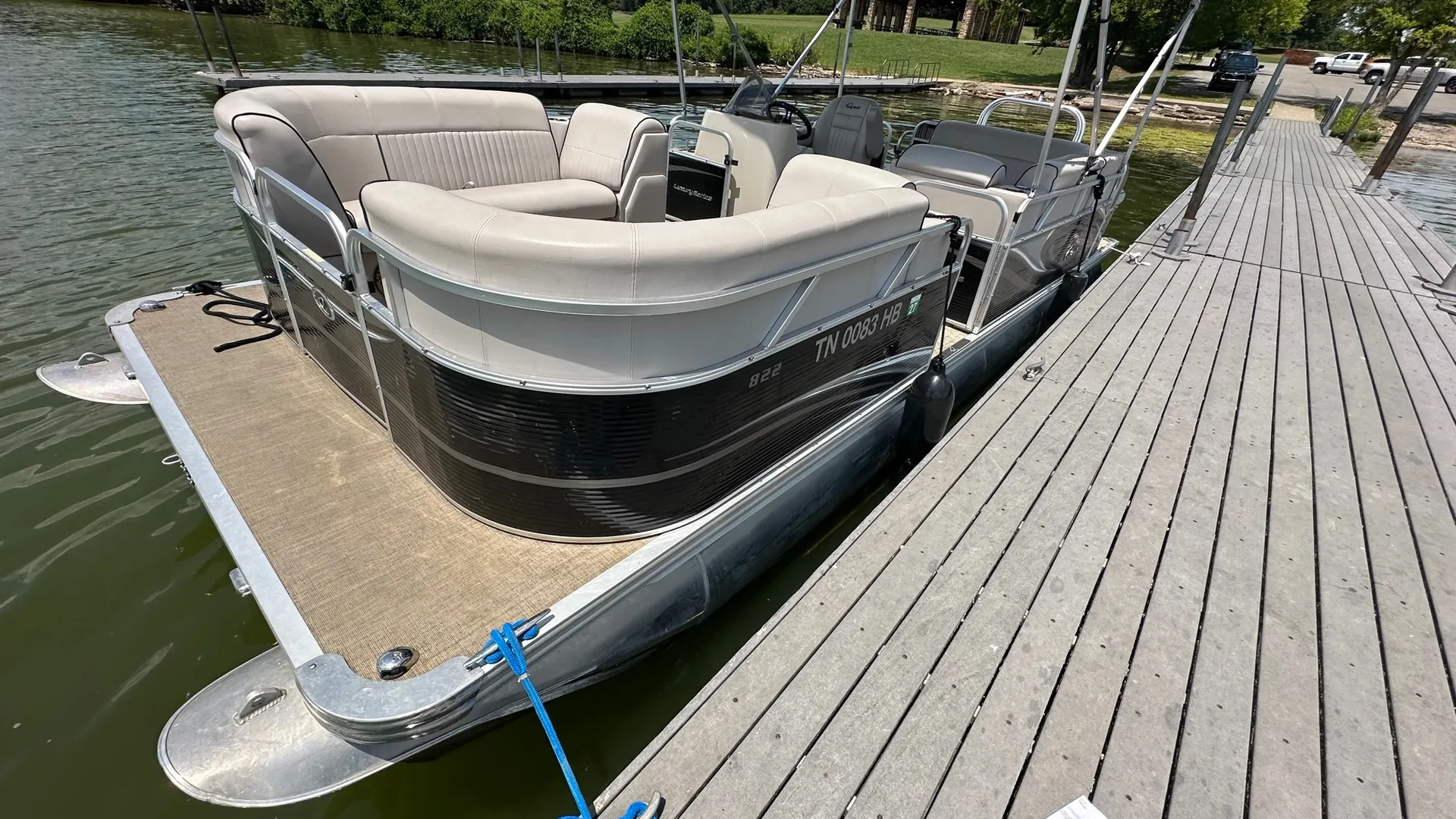 Nashville Pontoon on Old Hickory Lake
