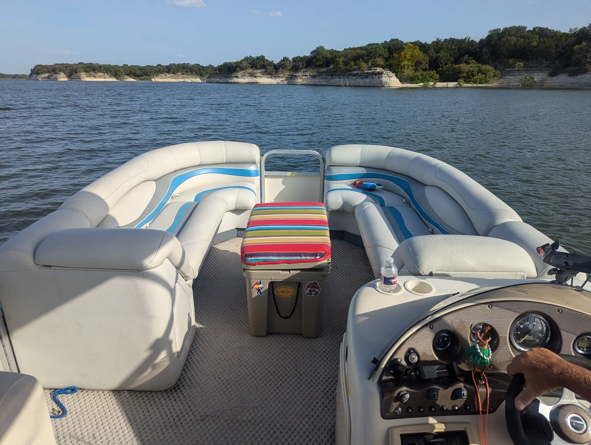 Bennington 22' Pontoon, 75hp, 7person 