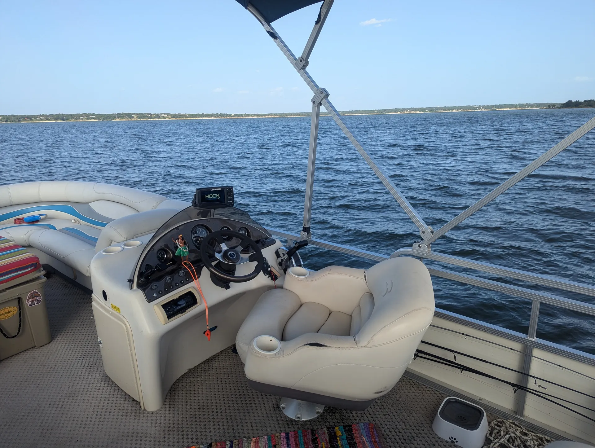 Bennington 22' Pontoon, 75hp, 7person 