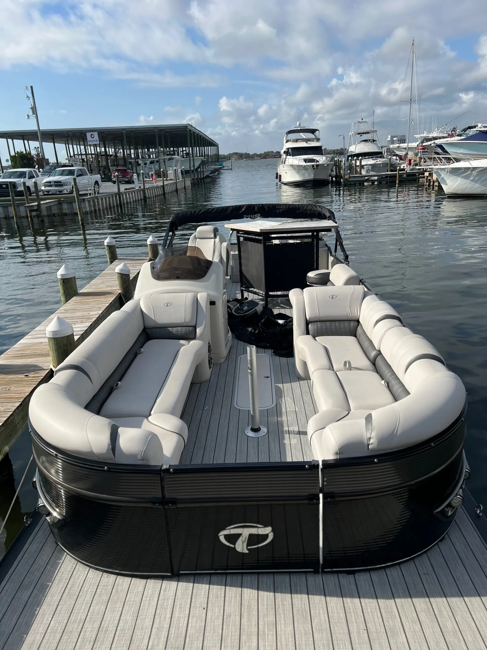 30’ 250hp Custom Party Barge. Free add on 15’ Lilly pad, cooler w Ice 