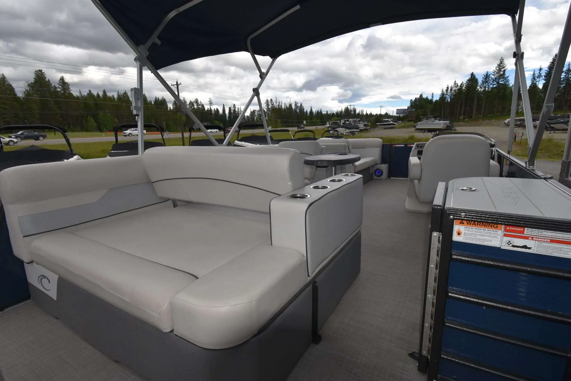 CREST PONTOONS CLASSIC LX 220 SLC in Columbia Falls, MT — photo 2