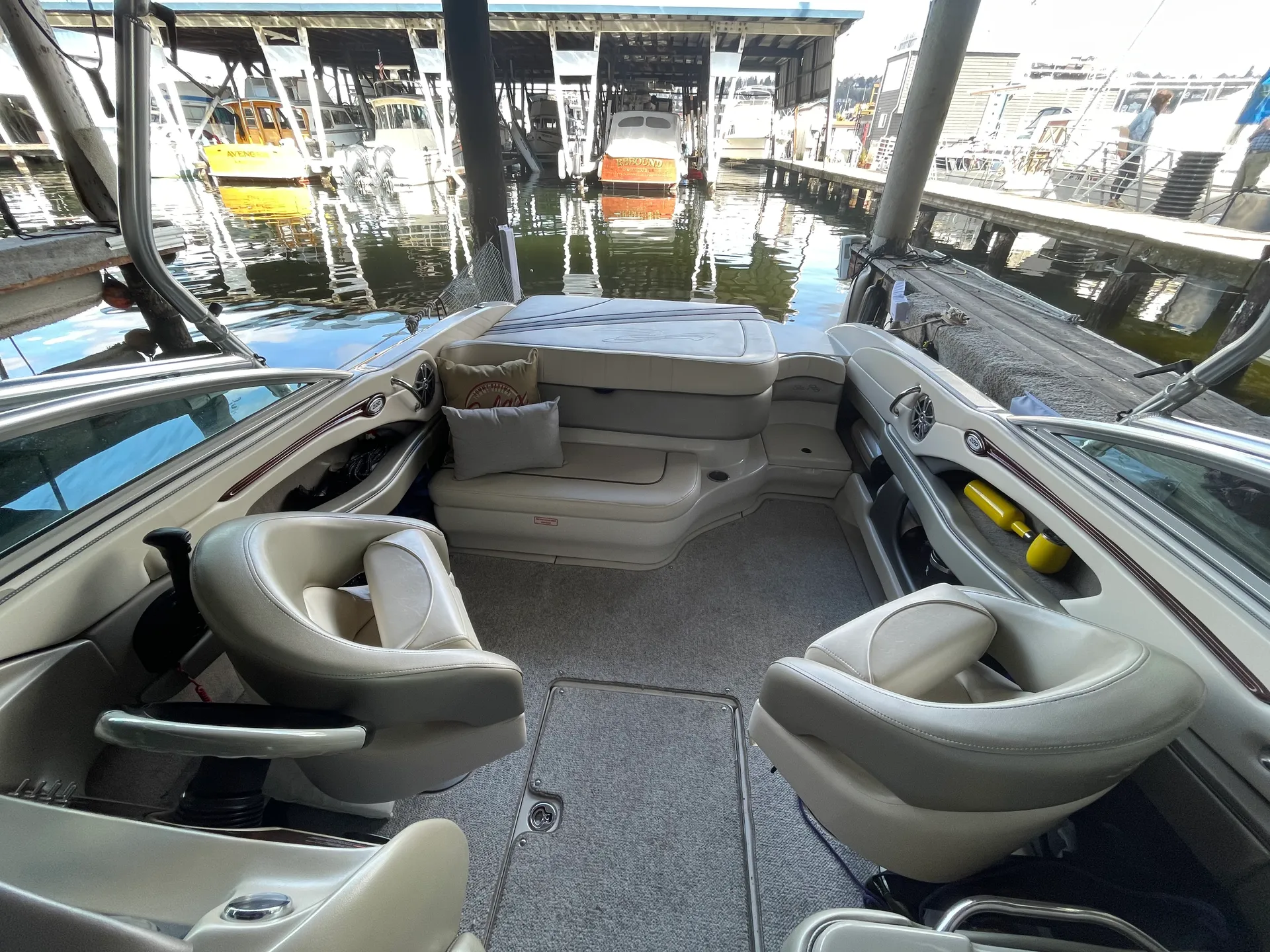Sea Ray Boats 220 Select BR  in Seattle, WA — photo 5