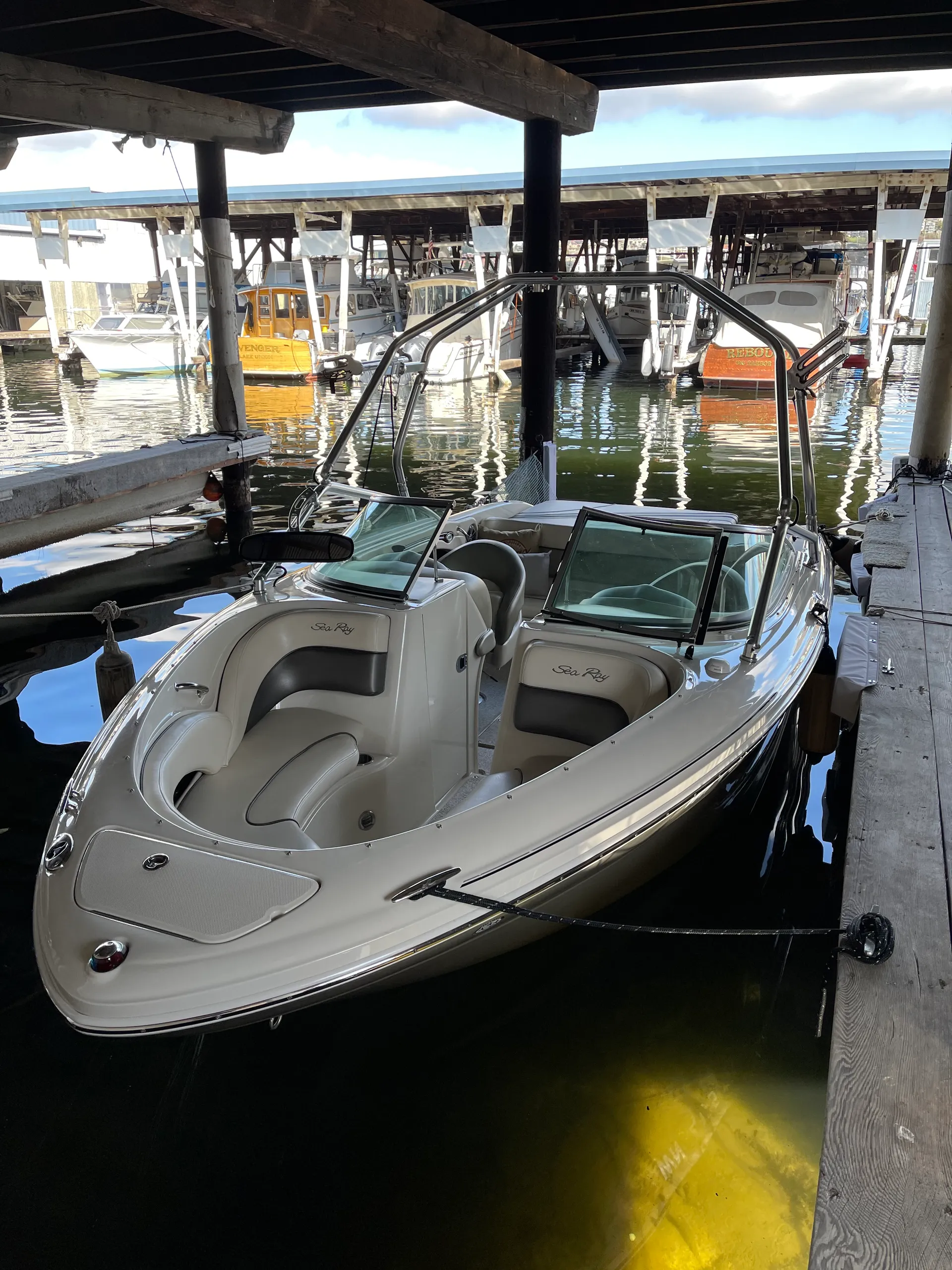 Sea Ray Boats 220 Select BR  in Seattle, WA — photo 6