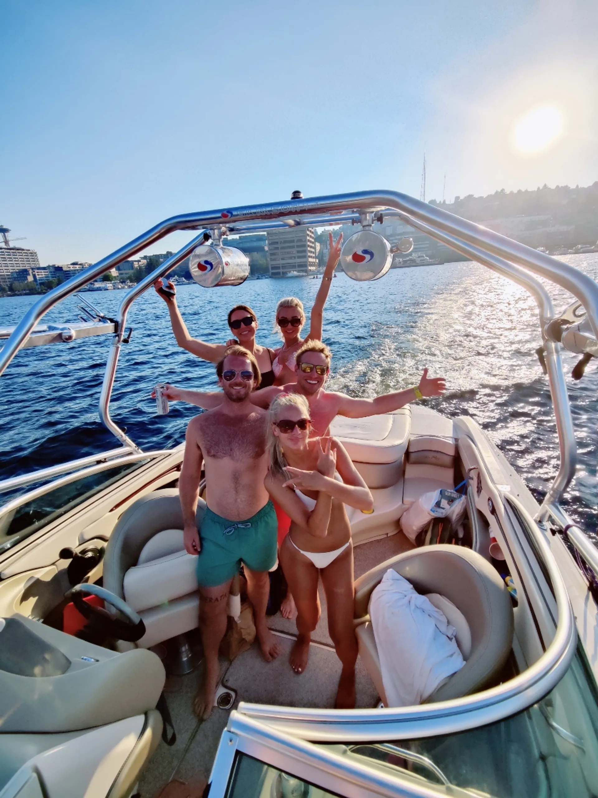 Sea Ray Boats 220 Select BR  in Seattle, WA — photo 2