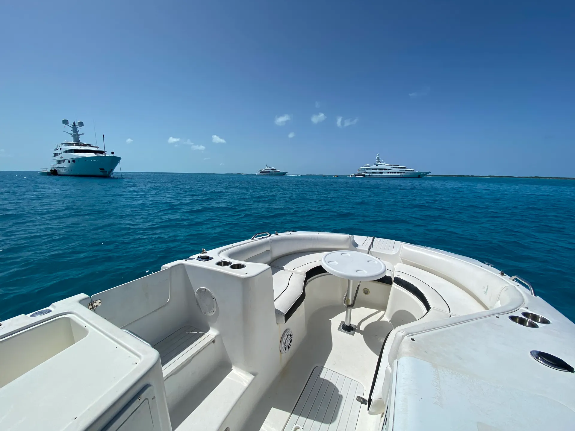 Huge  26’ Deck Boat  18’X6’ floating watermat included. 