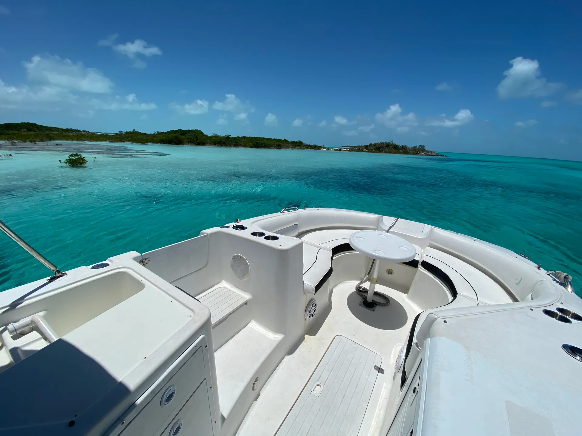 Huge  26’ Deck Boat  18’X6’ floating watermat included. 