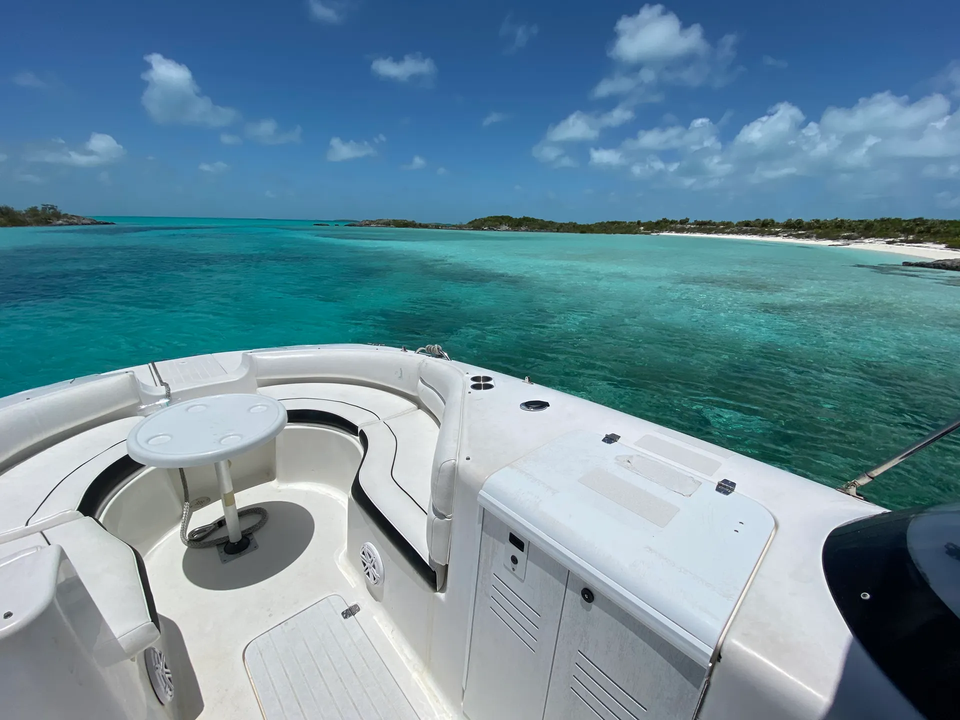 Huge  26’ Deck Boat  18’X6’ floating watermat included. 