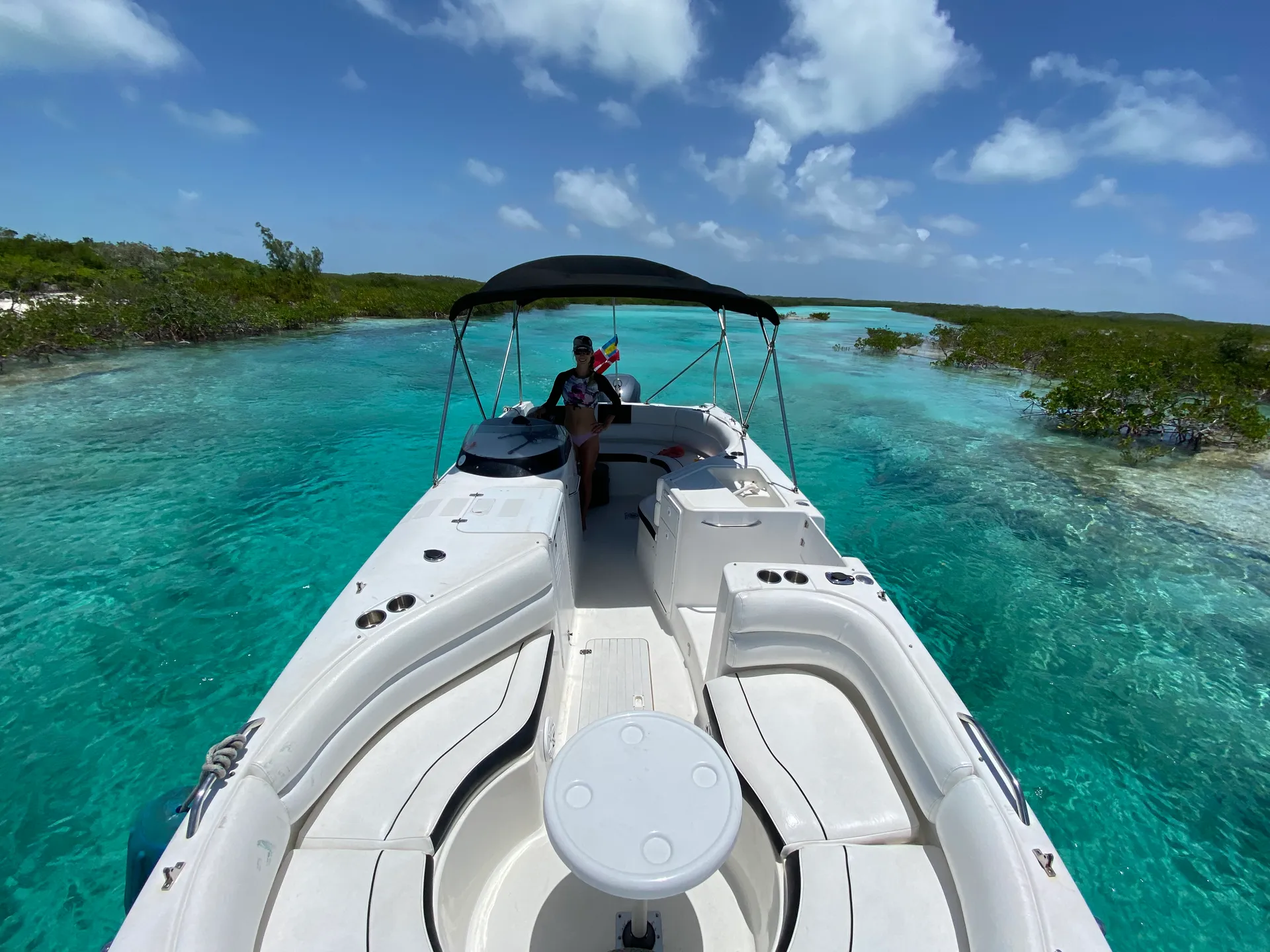 Huge  26’ Deck Boat  18’X6’ floating watermat included. 