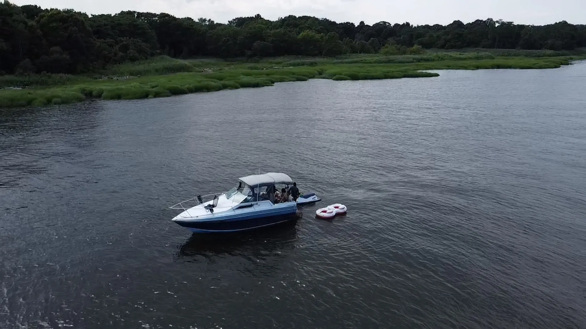 Four Winns Boats 245 Vista in Stratford, CT — photo 2