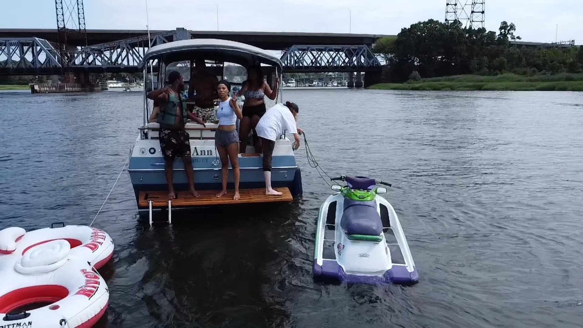 Four Winns Boats 245 Vista in Stratford, CT — photo 3