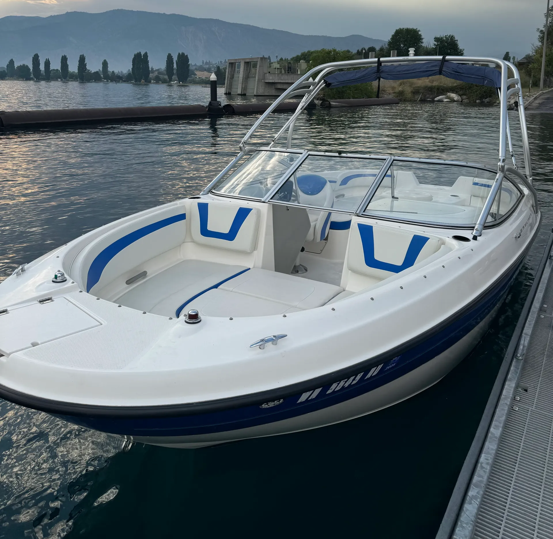 Bayliner 219 IO in Renton, WA