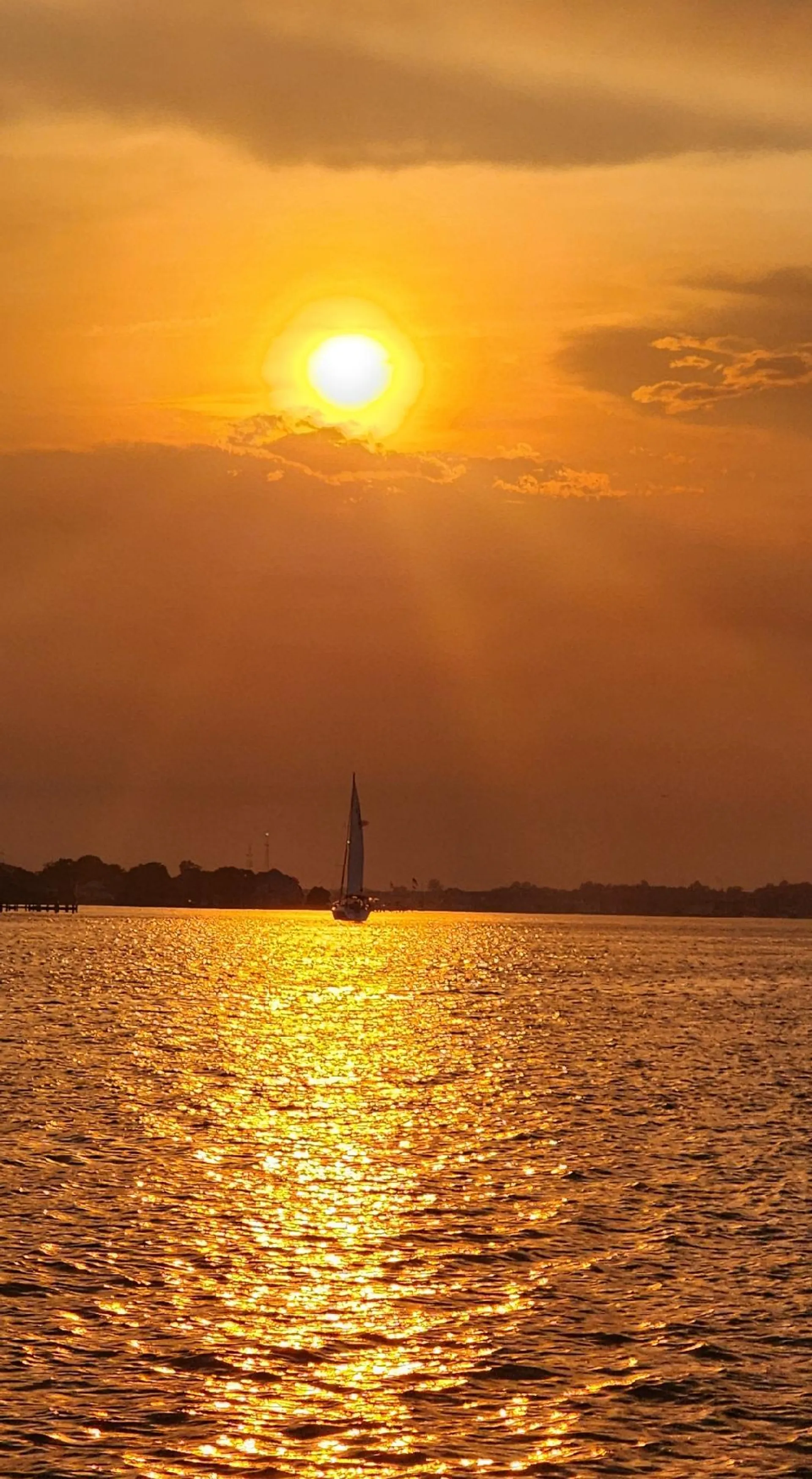 Relax, feel free and sail into a nautical world of “Wonder”, Hunter36'