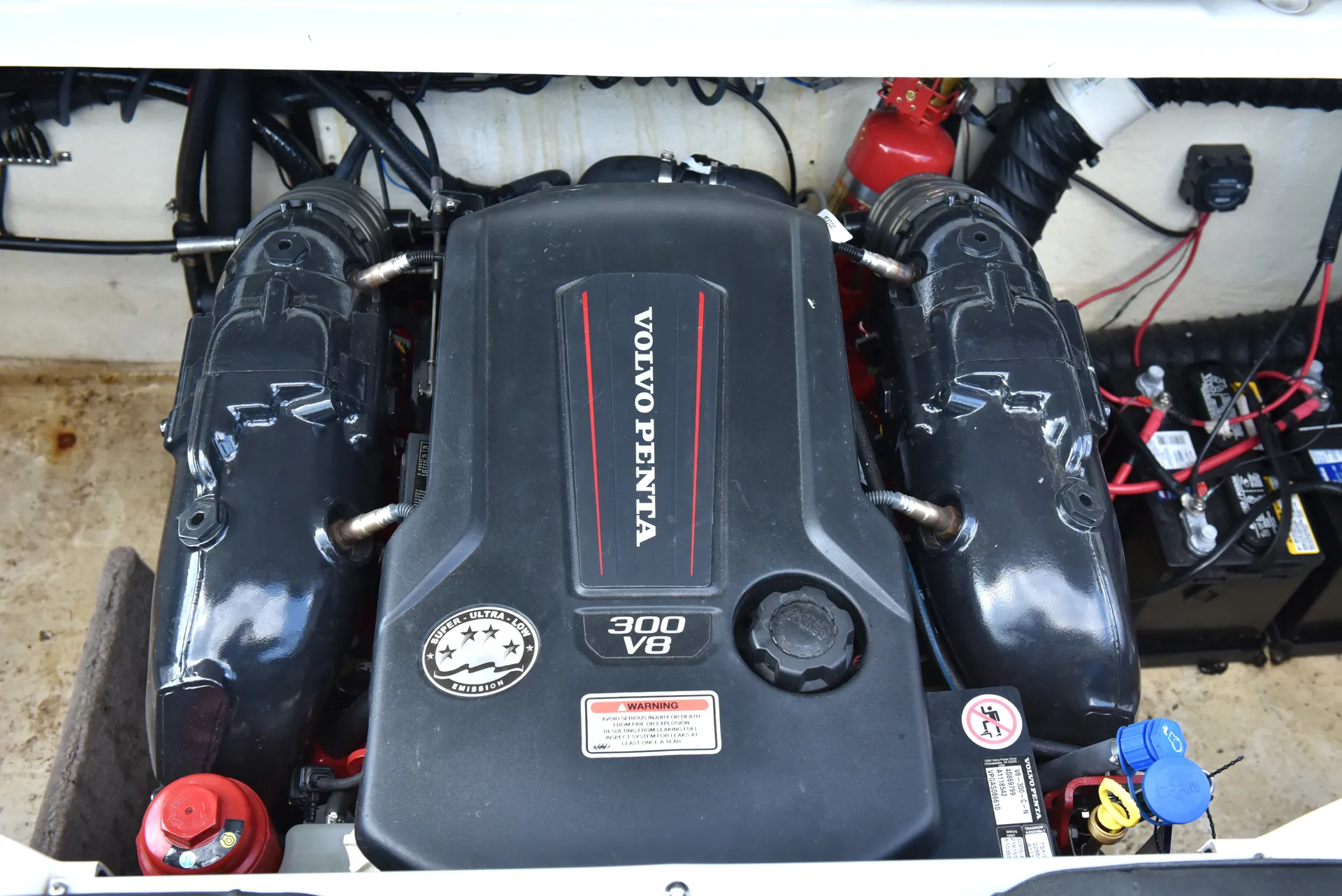 Ultimate Luxury Rental On Lake Lanier. Like New 300 HP STINGRAY 23 FT