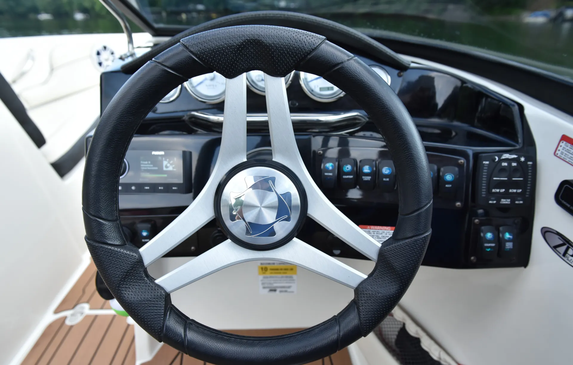 Ultimate Luxury Rental On Lake Lanier. Like New 300 HP STINGRAY 23 FT