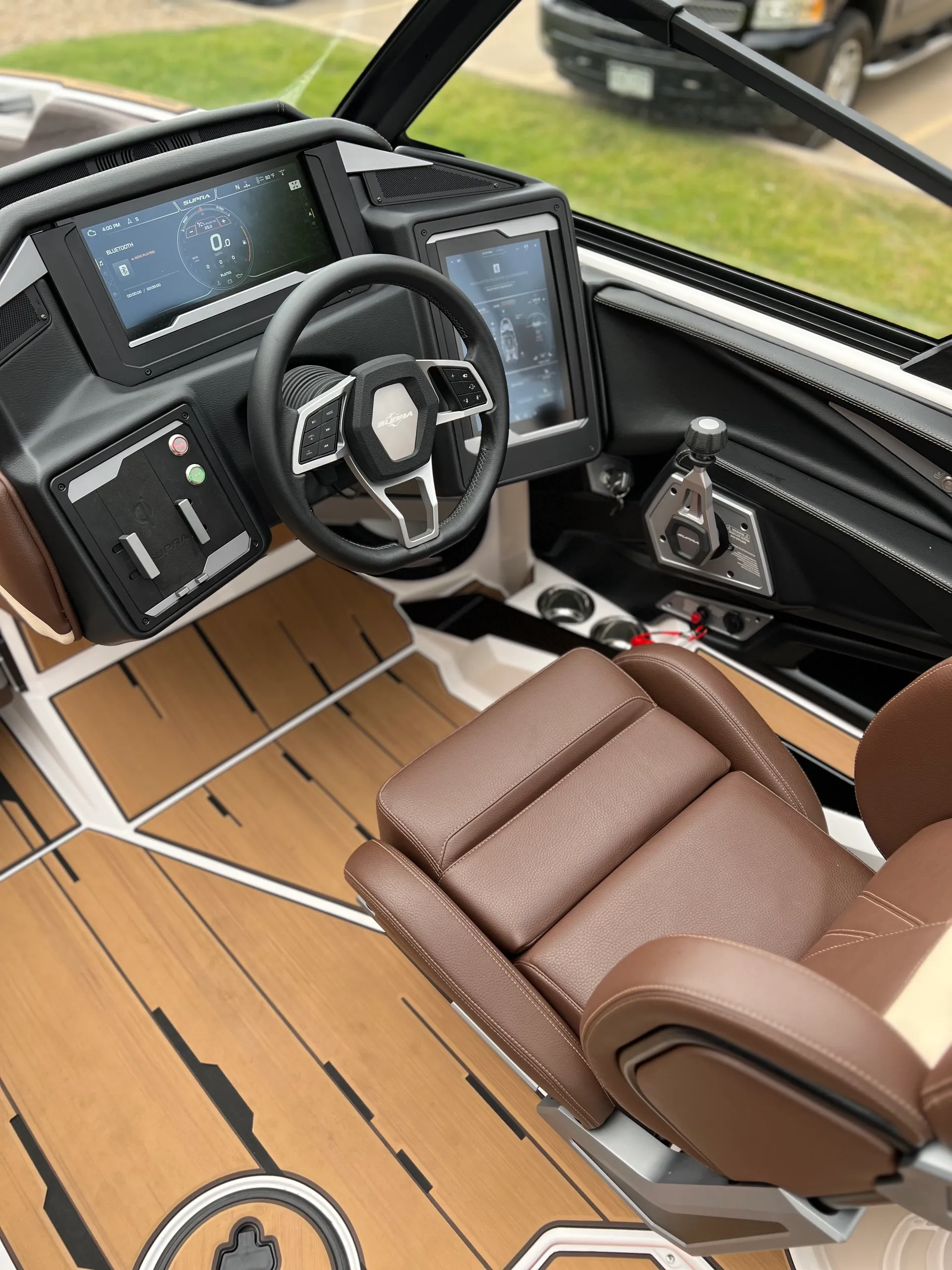 2024 Supra SL 550 Wake/Surf Boat Rental