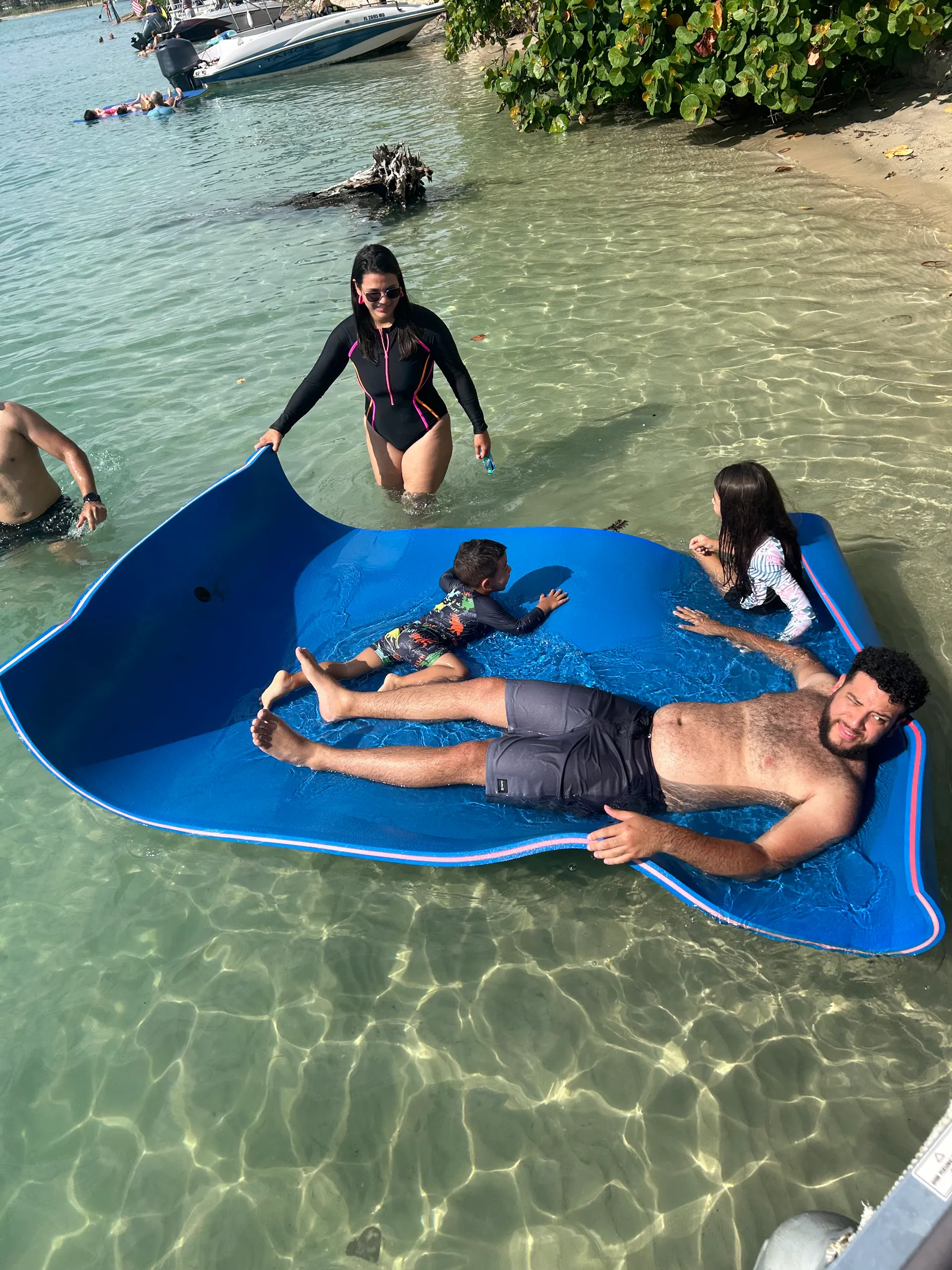 Captain Included for 6. Dogs Welcome, Grill on Board, Free Fuel !!!