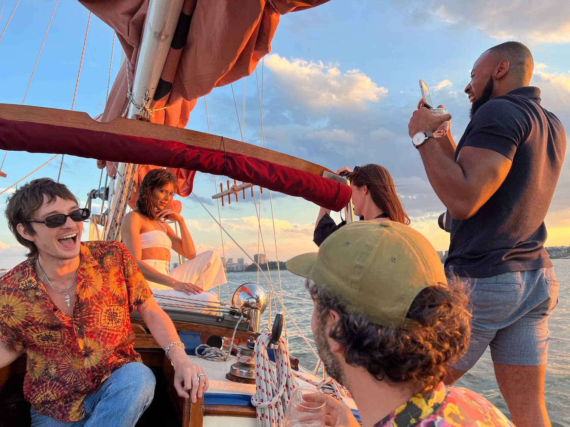  Sail NYC's skyline in style!