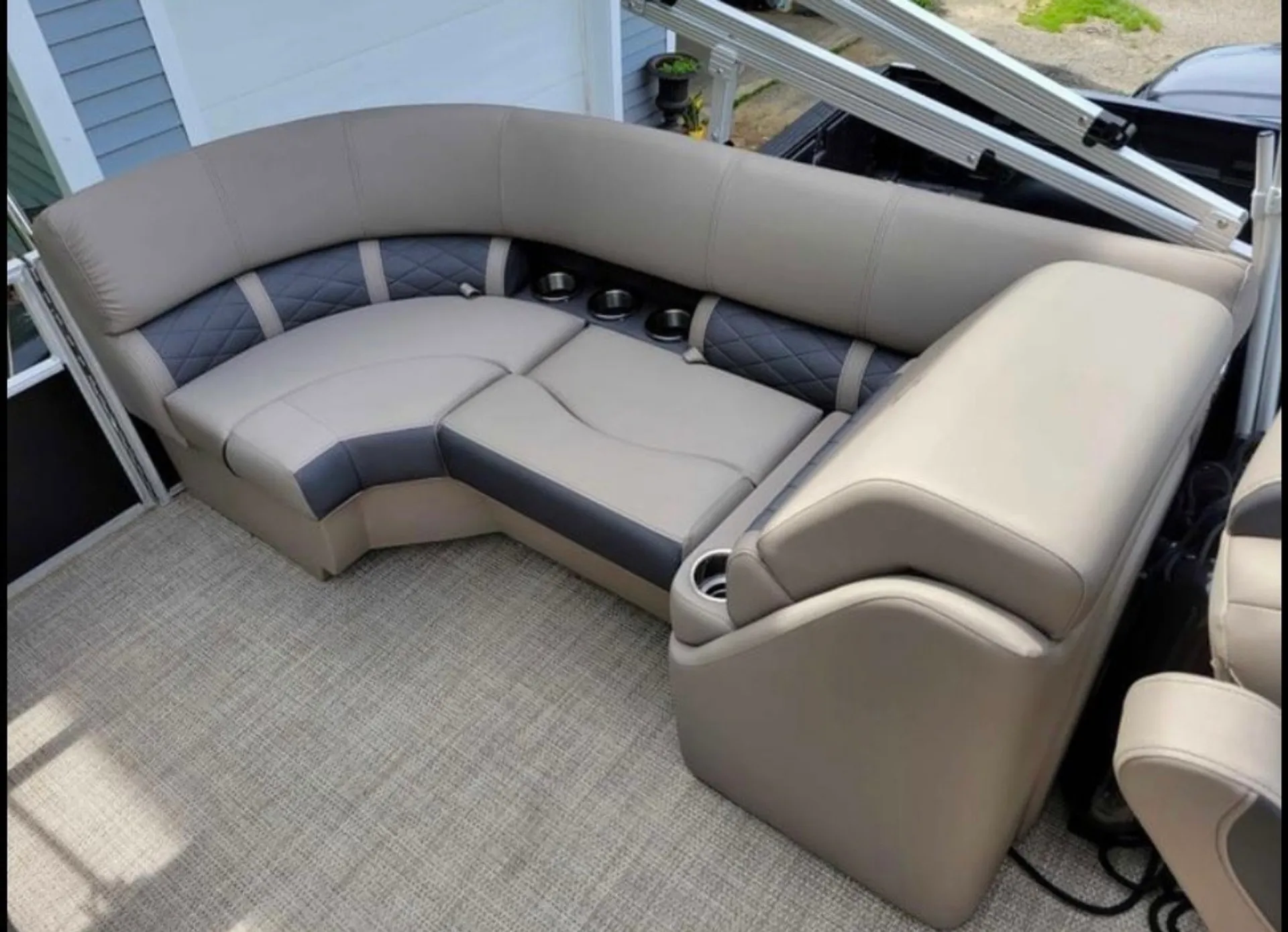 Ready at the Dock – Relax, Cruise, Repeat on Your Perfect Lake Day