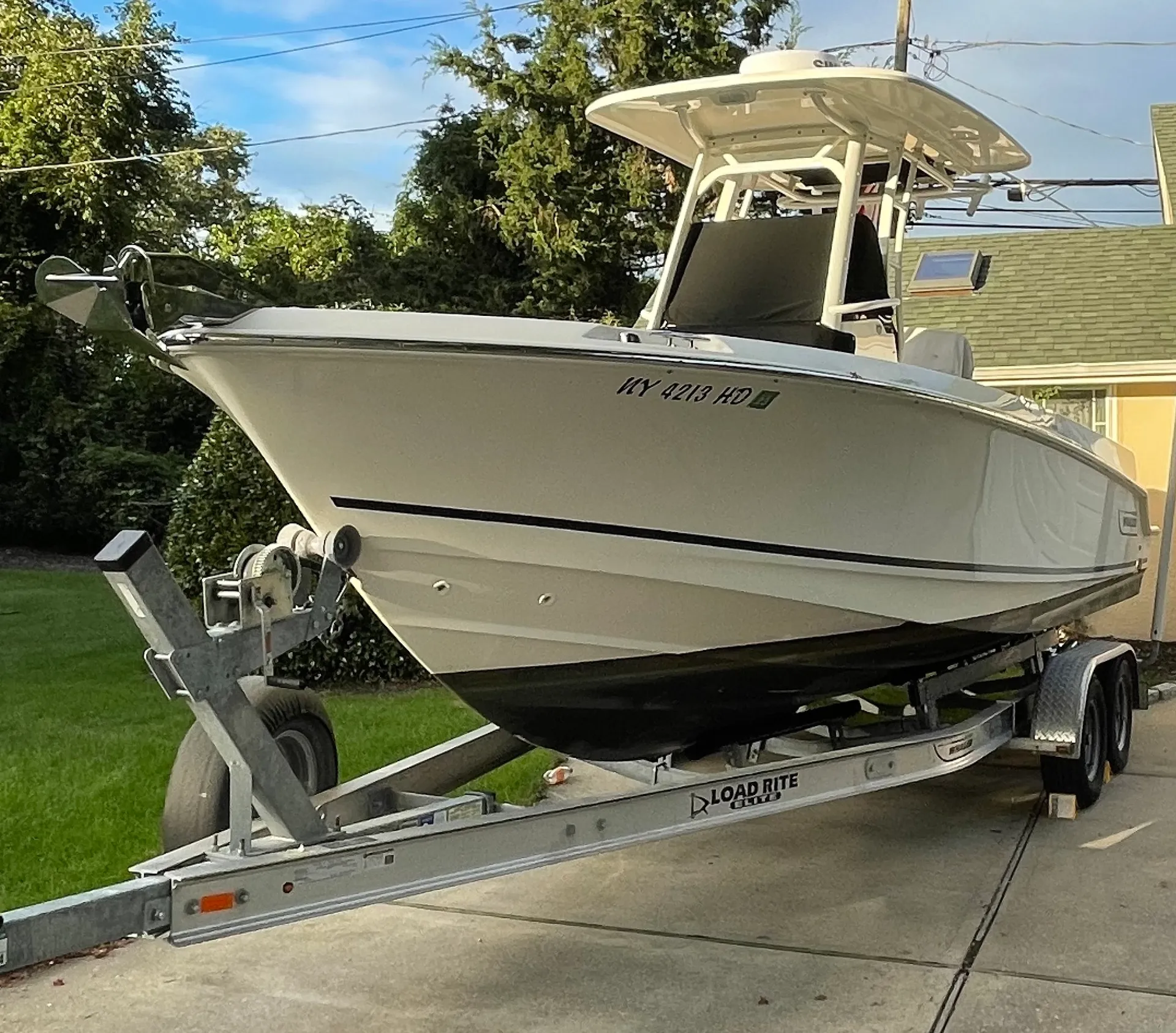 BOSTON WHALER 230 OUTRAGE in Bay Shore, NY — photo 10