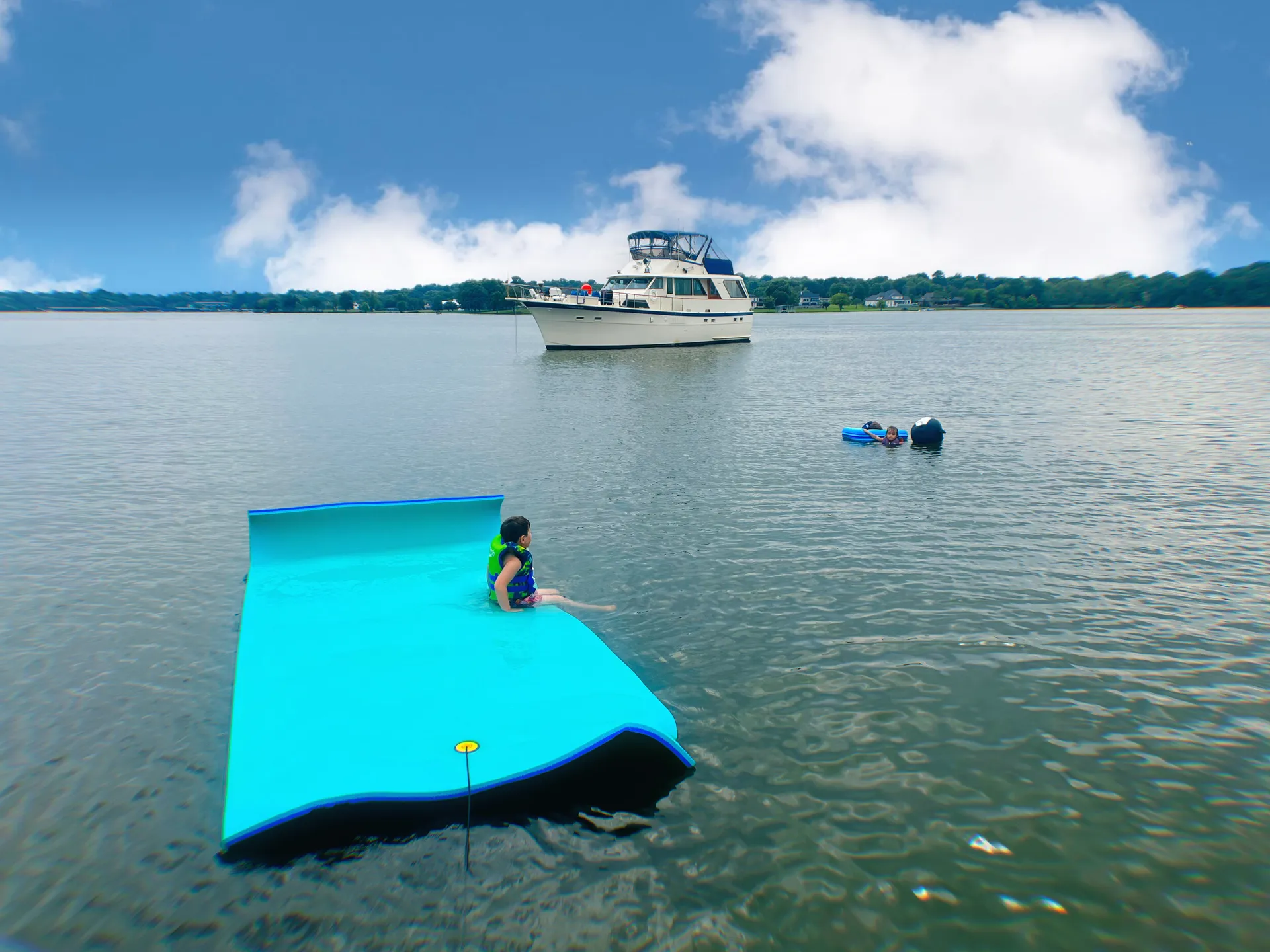 "Pontoon Pops" Luxury Tritoon!!