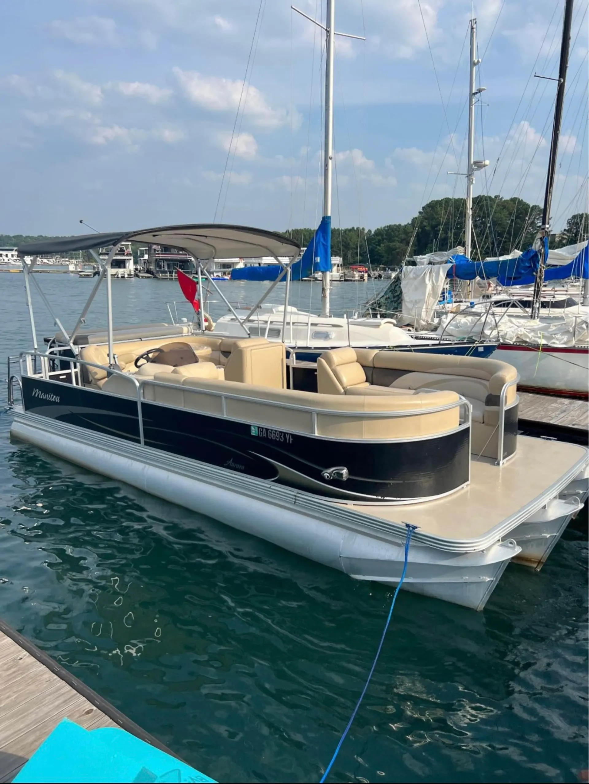 Lake Days Done Right, Manitou Tritoon on Lanier! Seats 13!