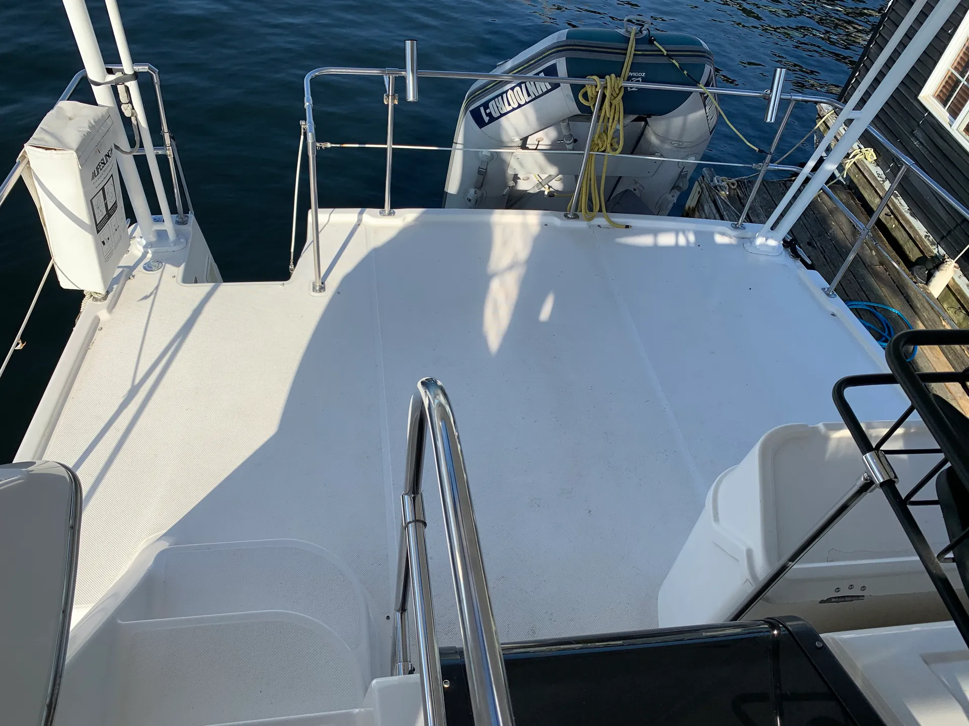 Cruise the lake 🛥️on a 40ft yacht w/bathrooms.  Lake Union/Lake WA