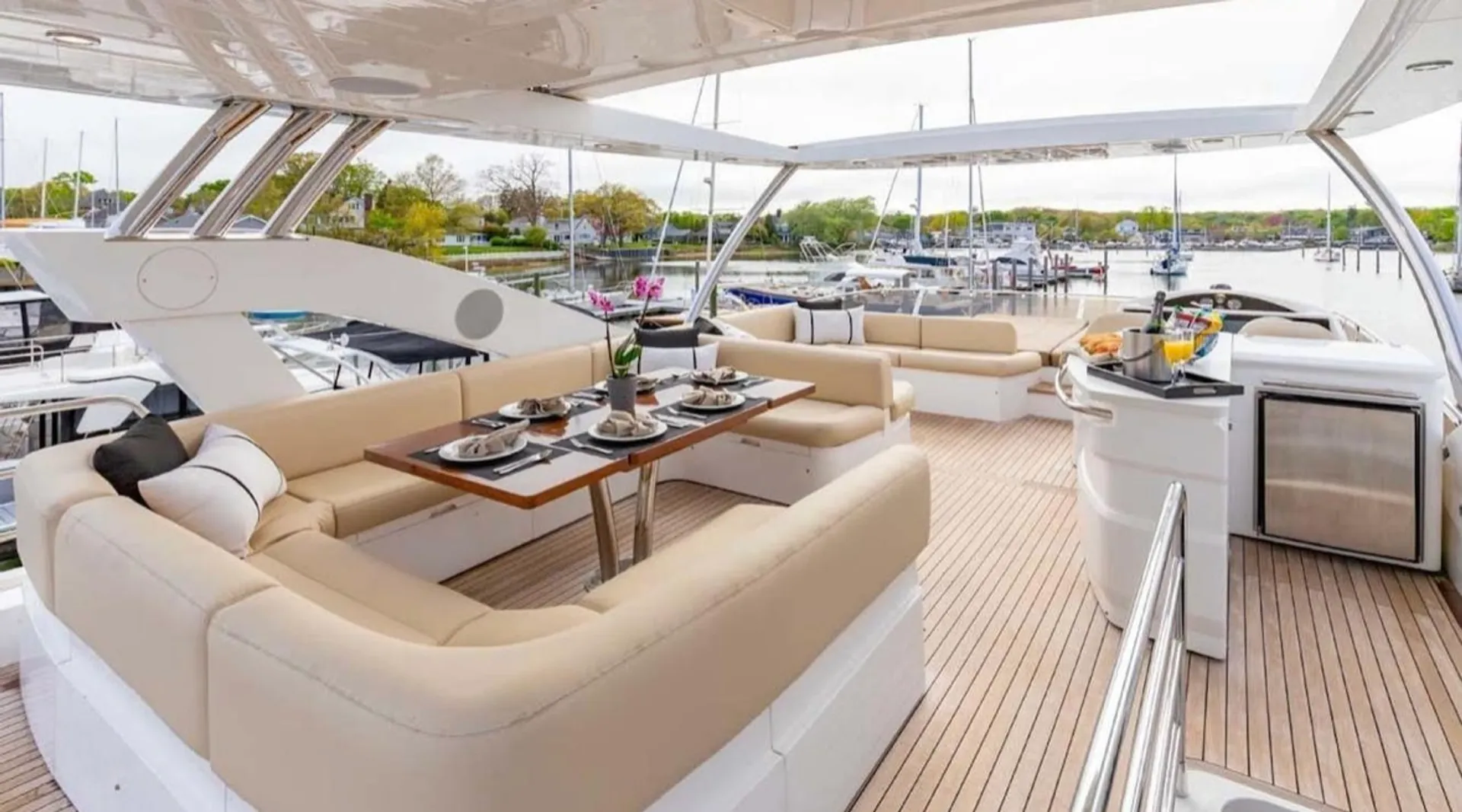 Sunseeker Manhattan in Nantucket, MA — photo 8