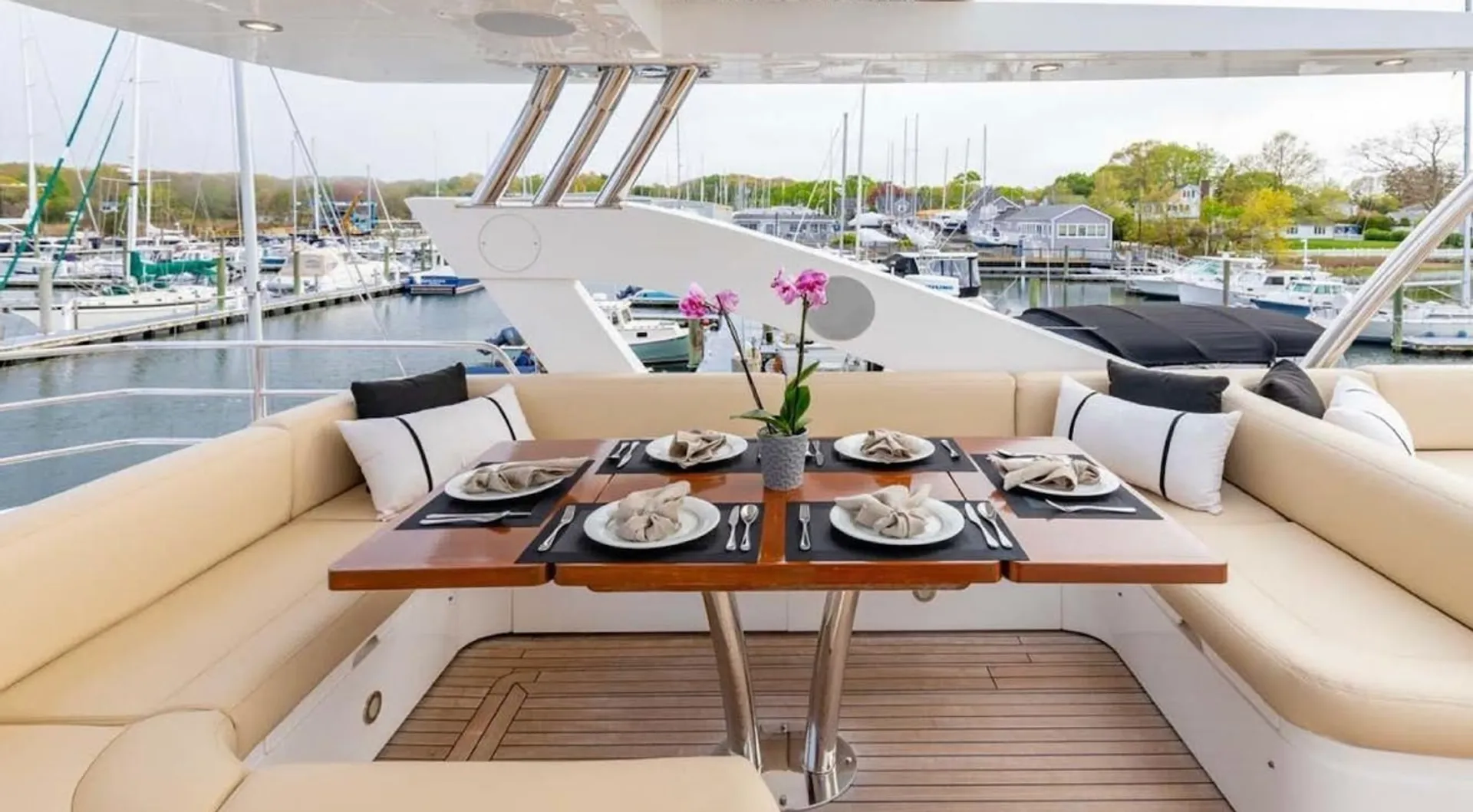 Sunseeker Manhattan in Nantucket, MA — photo 5