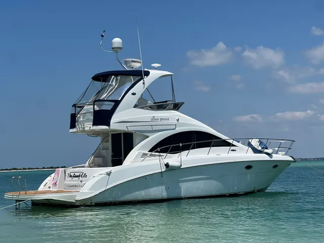 Rent a Sea Ray Boats motor yacht in Clearwater, FL near me
